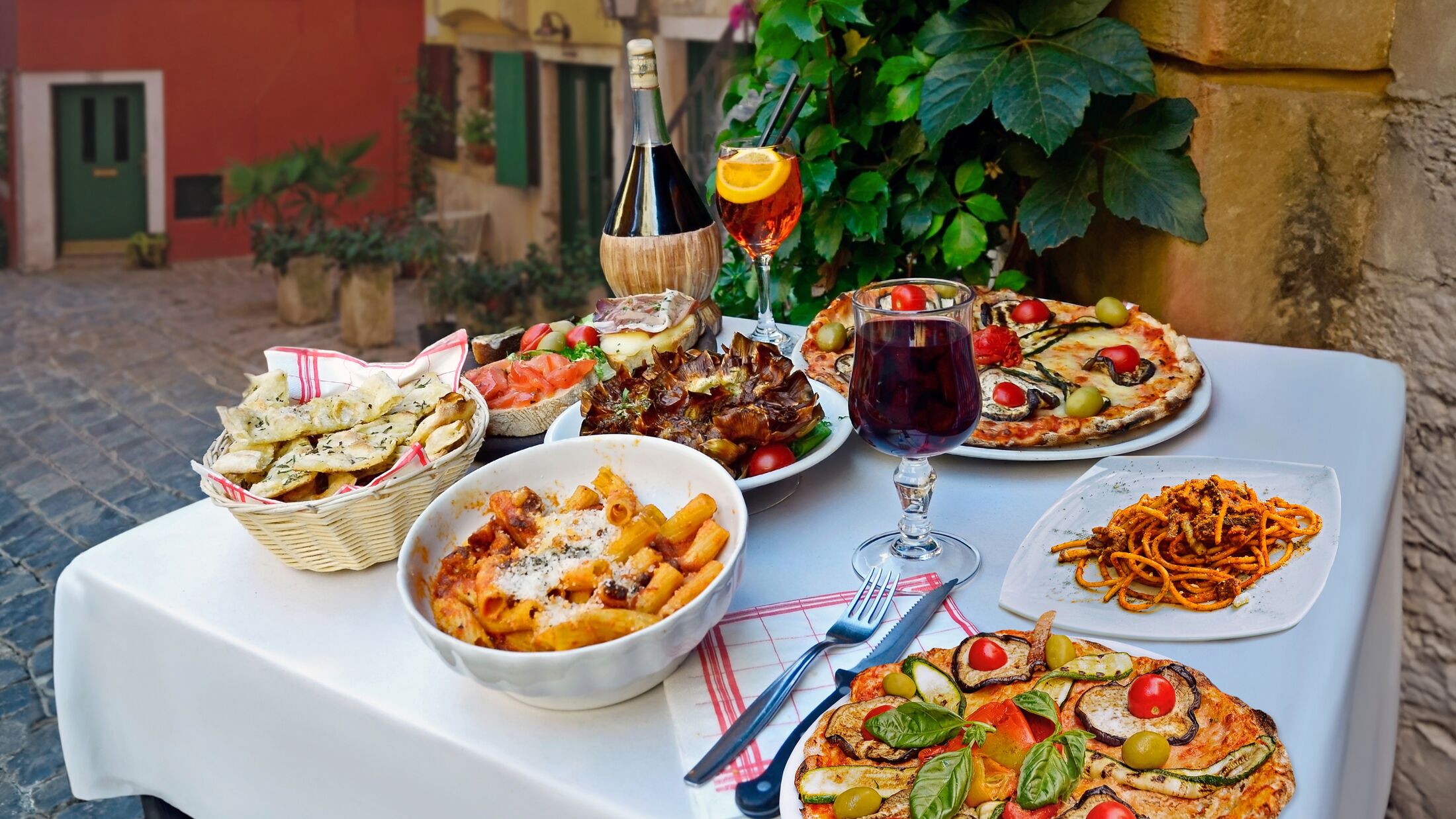 Summer Dining in Trastevere, Rome