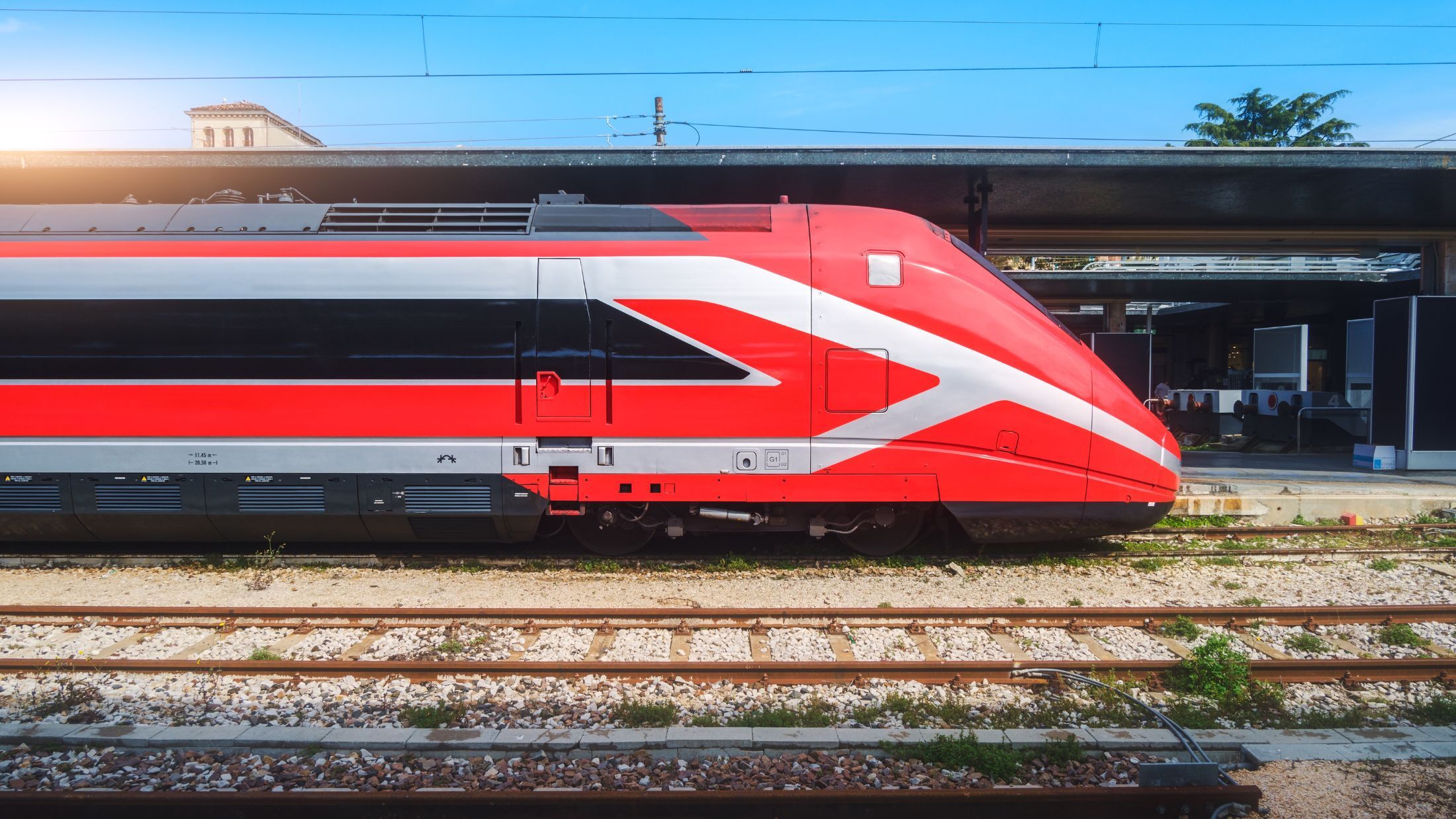 Liguria-2025-Cinque-Terre-Train-Station-Shutterstock-1476175232-Hybris