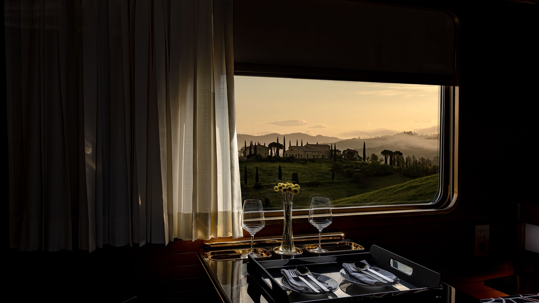 La-Dolce-Vita-VSOE-2024-Dining-Car-002-300348-Hybris