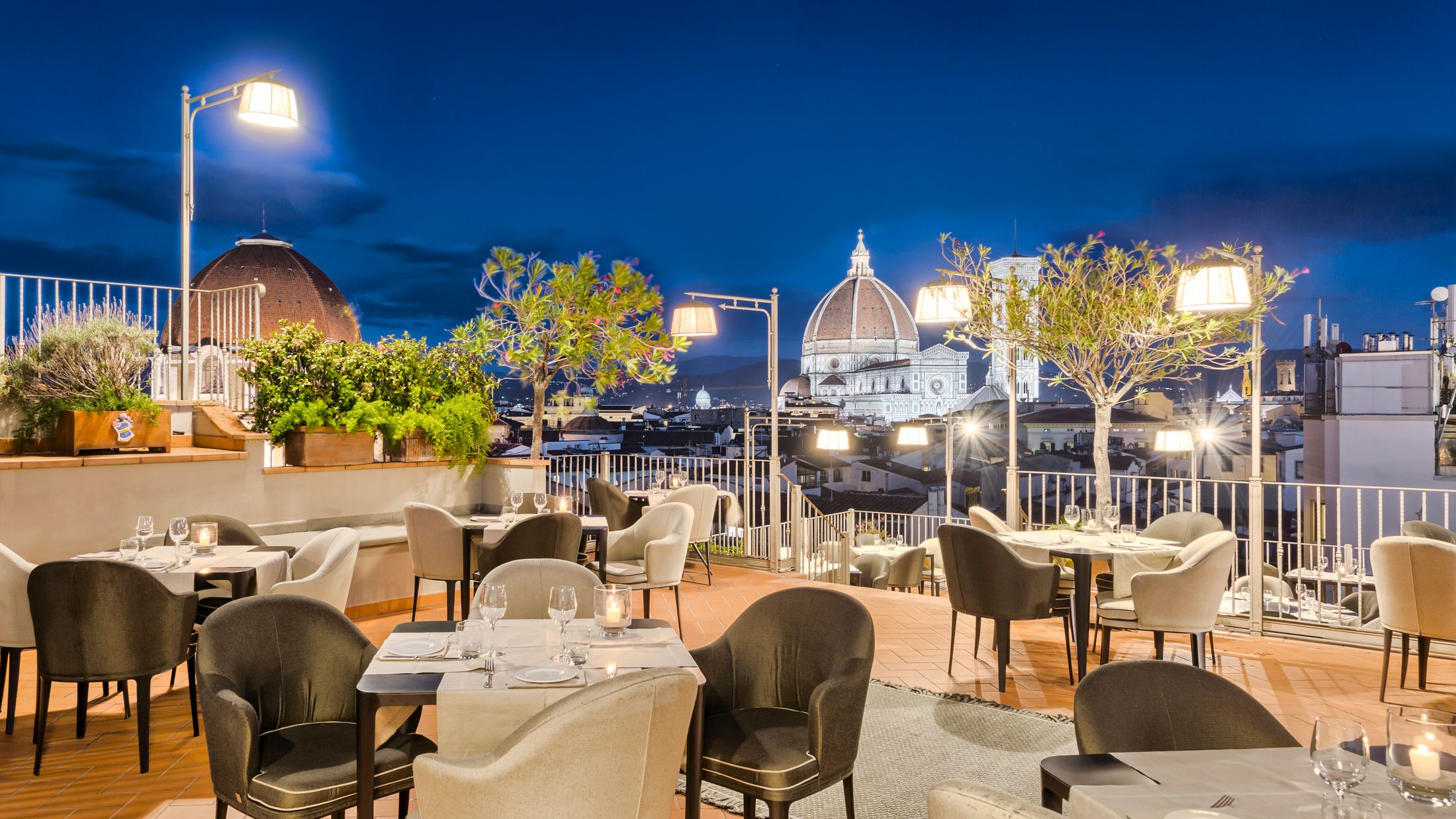 114886-Exterior-001-Hybris