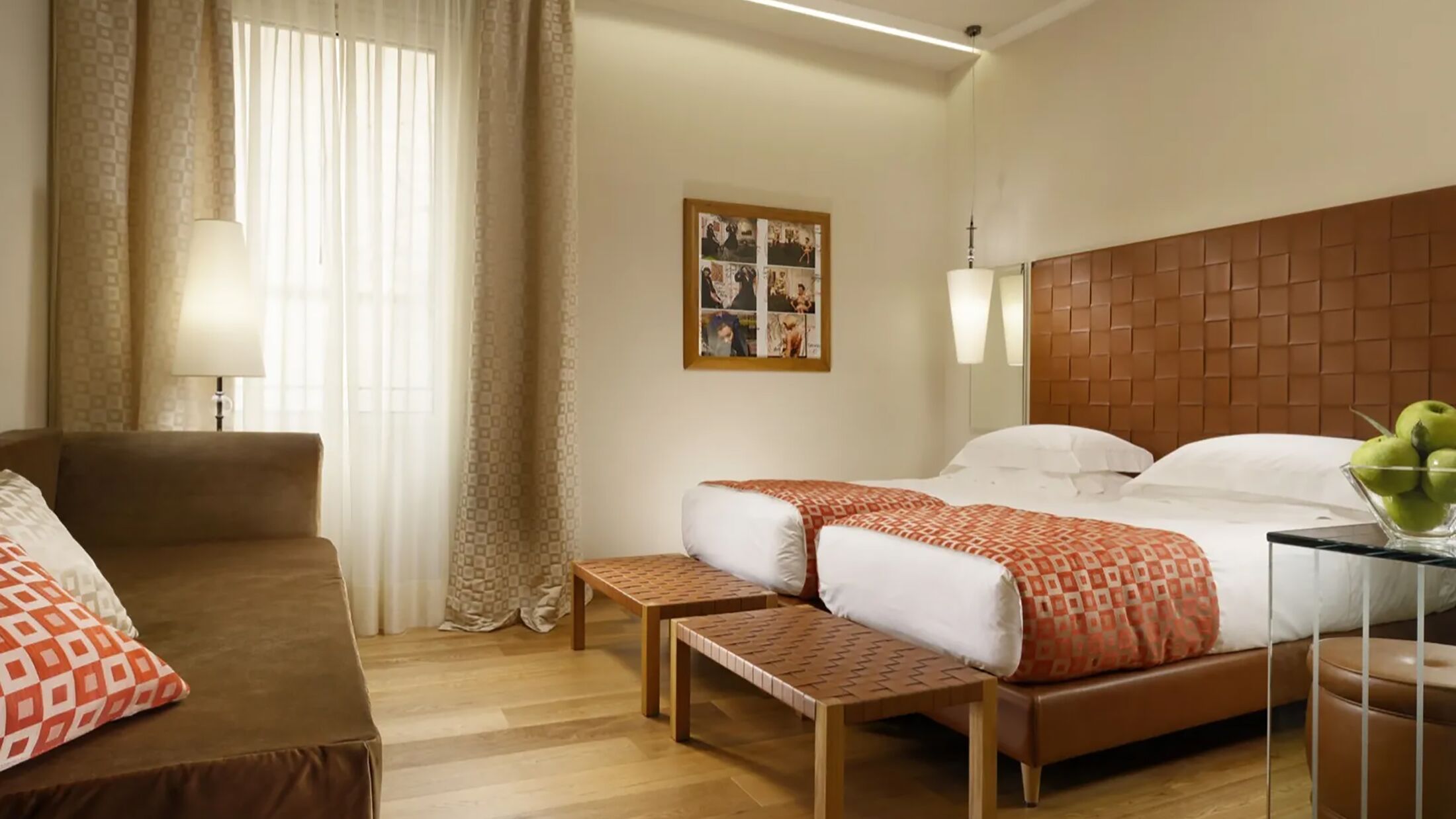 Minerva-2024-Premium-Comfort-Room-001-120724-Hybris