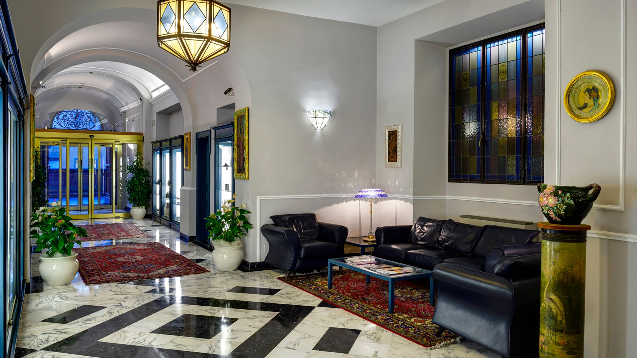 PSA.A.2014.114884.017.jpg-Hybris