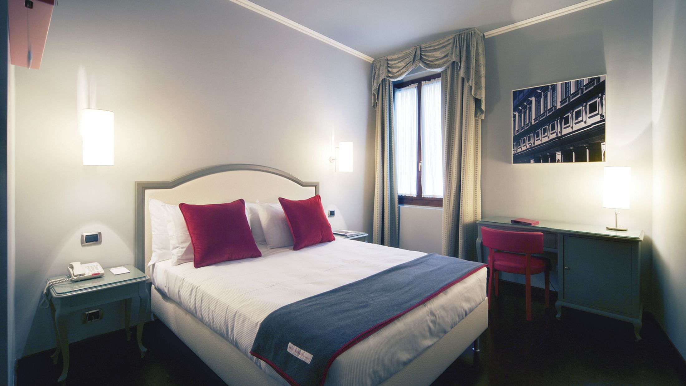 PSA.A.2011.119072.006.jpg-Hybris