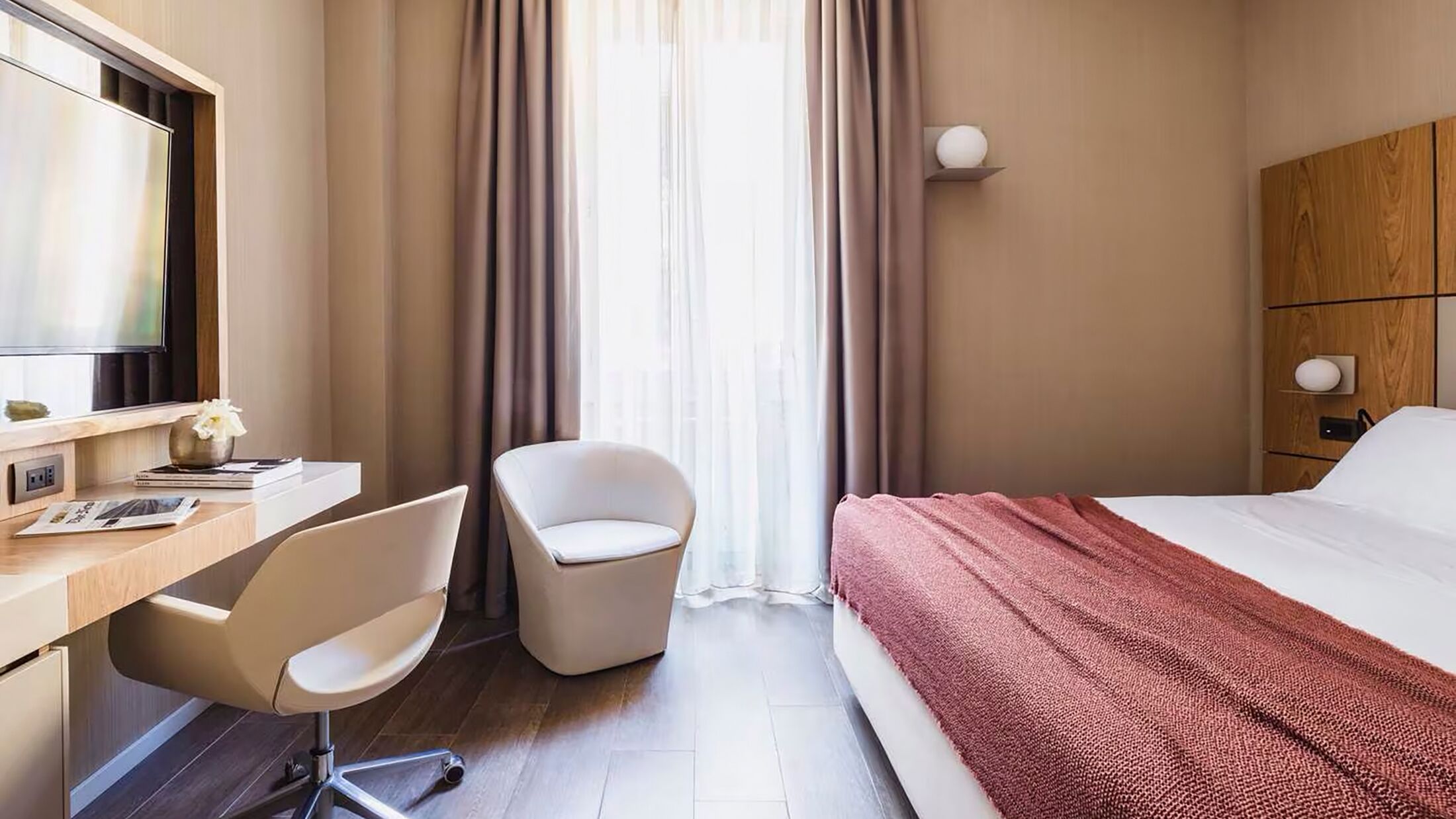 Cristoforo-Colombo-2024-Superior-Premium-Queen-Room-002-120448-Hybris