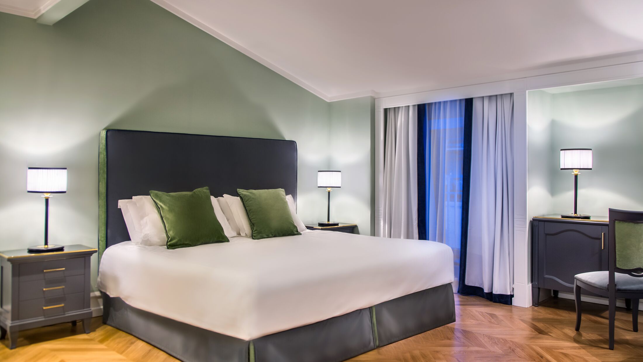 Santa-Lucia-2024-Classic-Executive-Room-001-115003-Hybris