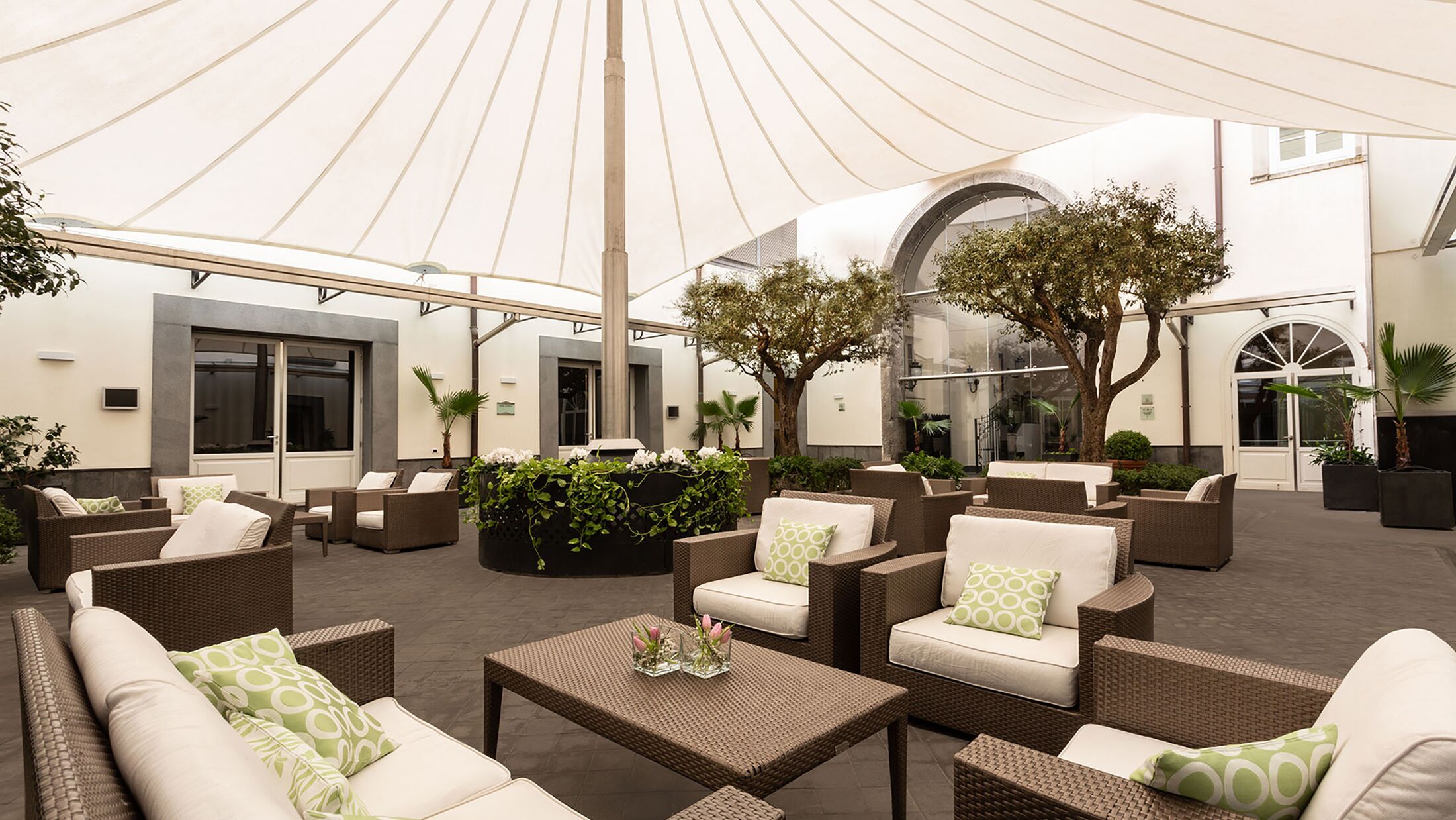 Palazzo-Carraciolo-2024-Lounge-001-121986-Hybris