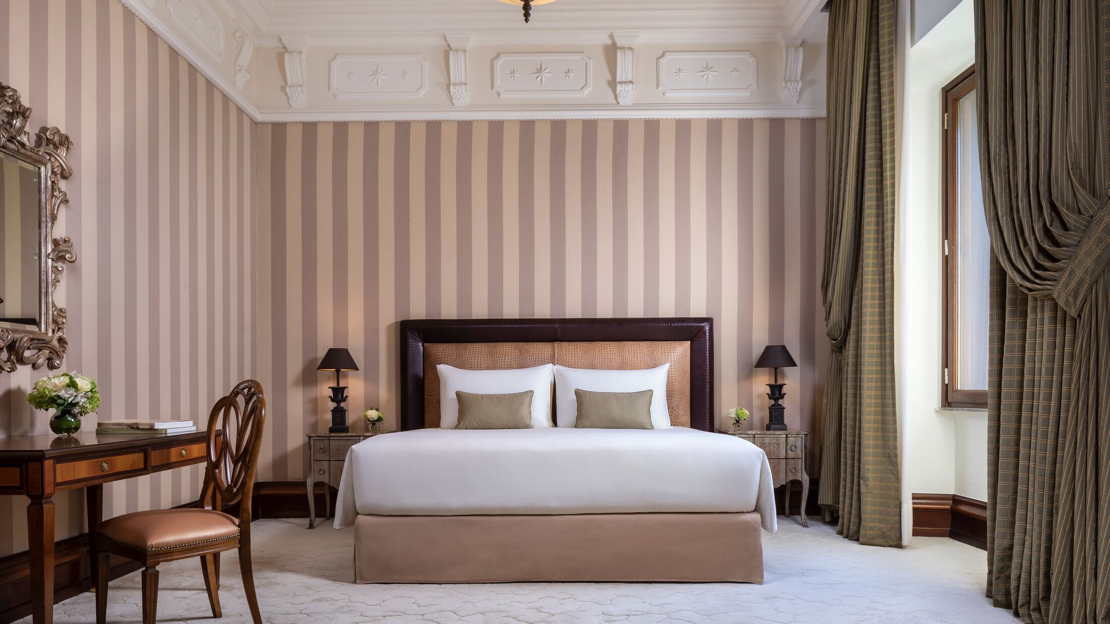 Anantara-Palazzo-Naiadi-2023-Junior-Suite-012-121923-Hybris