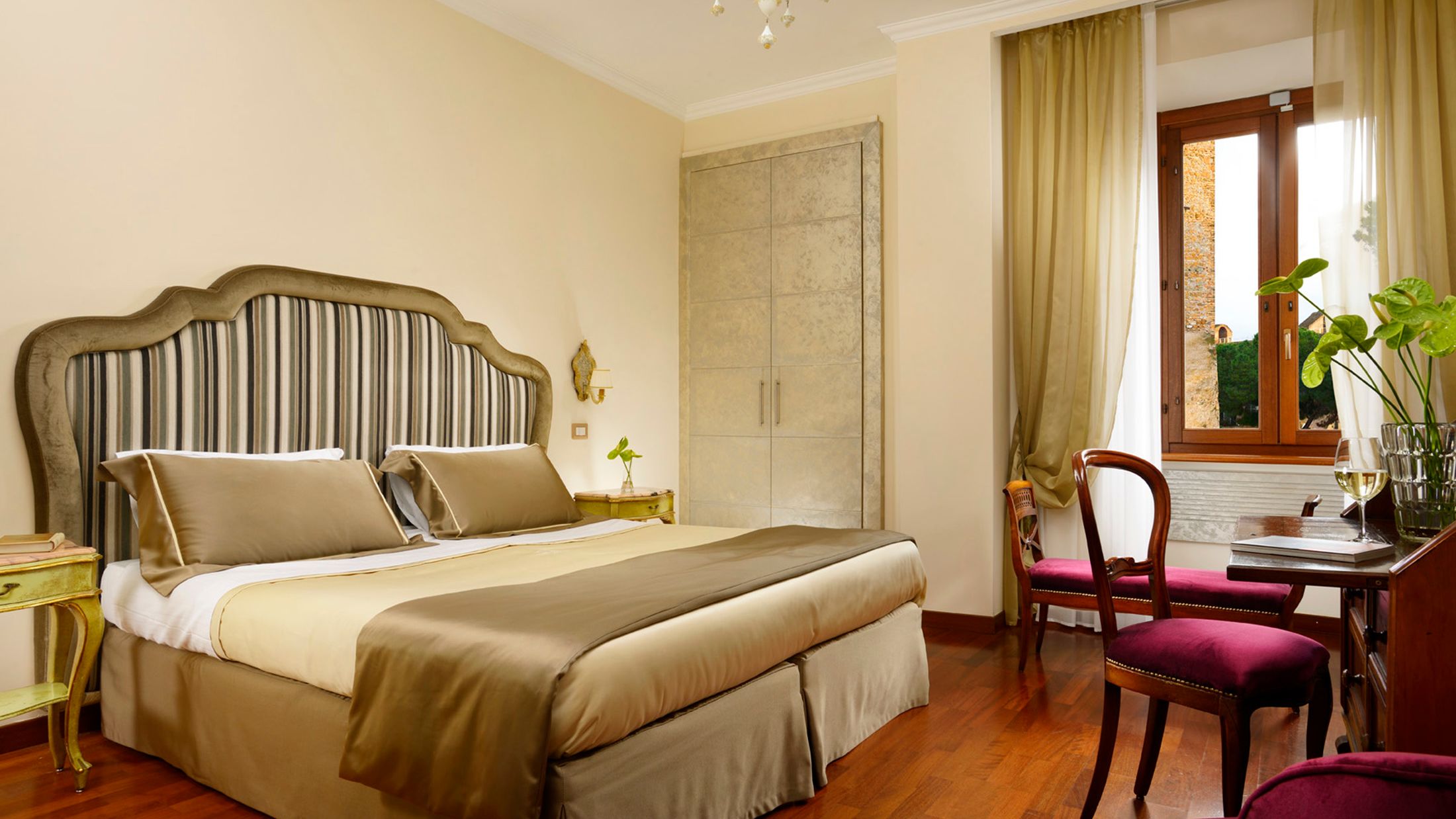 115023-Superior-001-Hybris