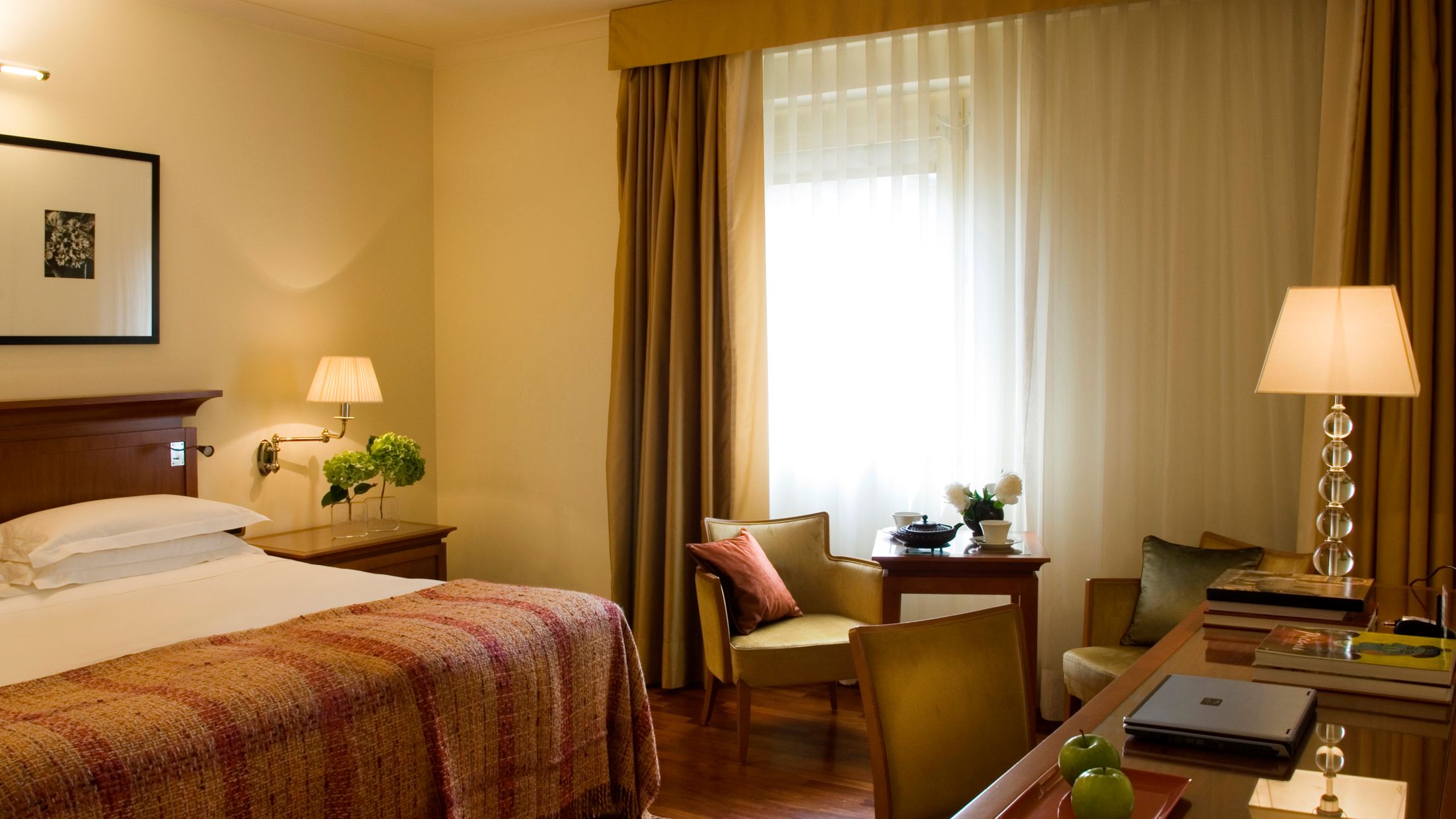 ROM.A.2015.109063.021-Hybris