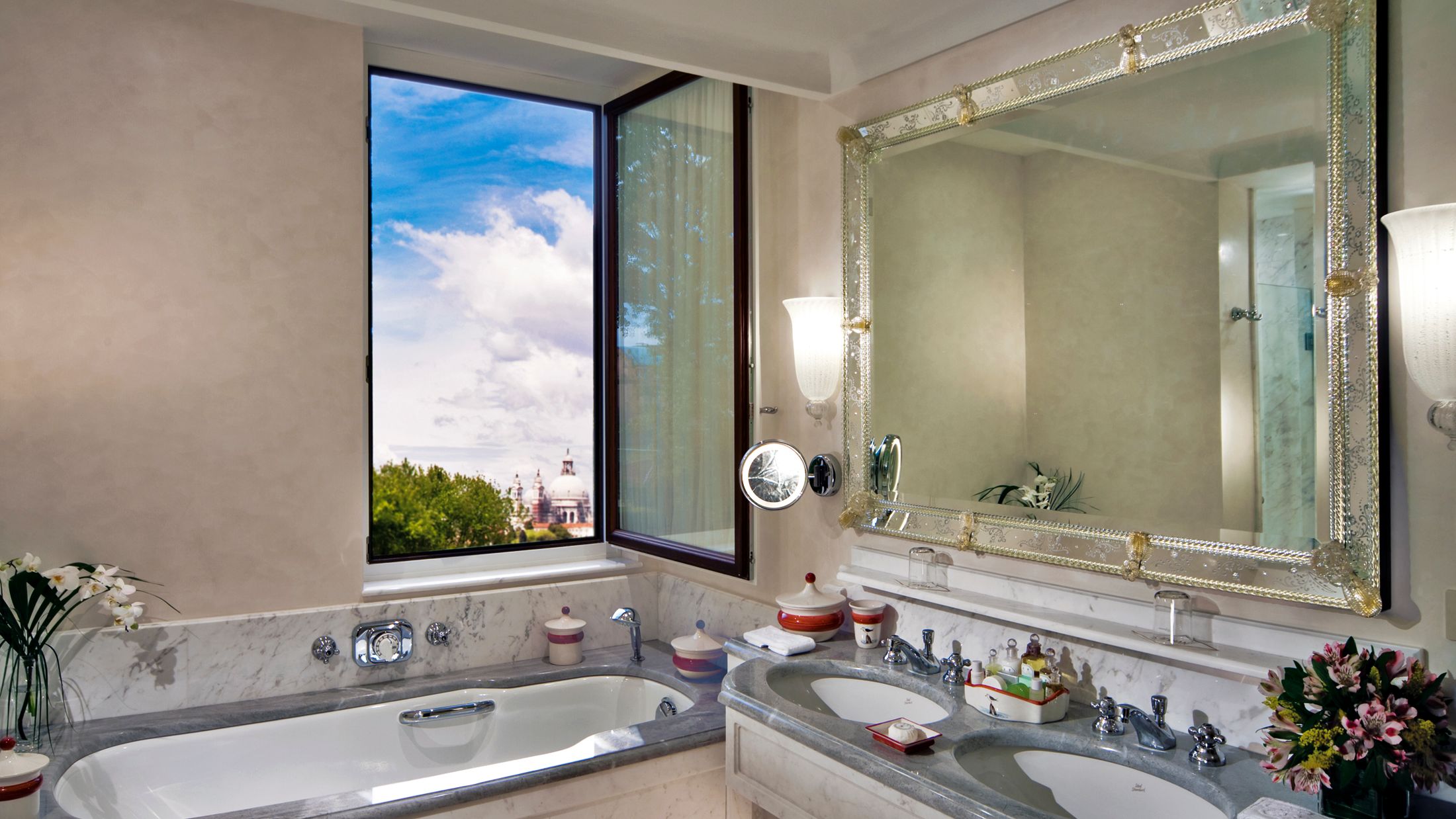 VCE.A.2014.114900.060-Hybris