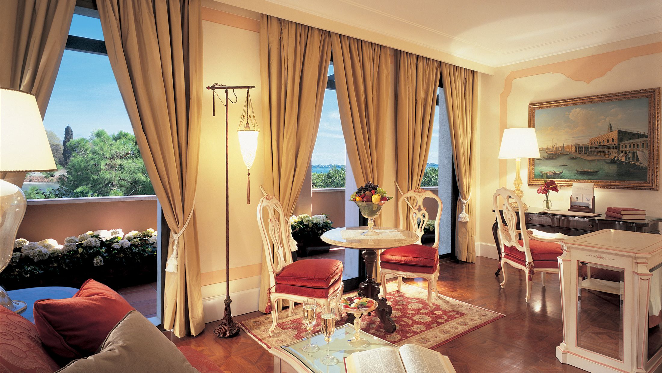 VCE.A.2014.114900.062-Hybris