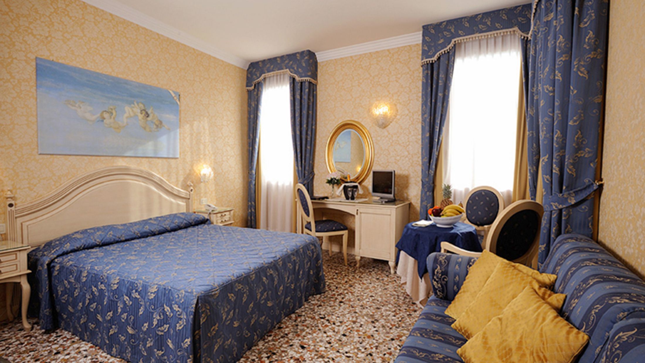 VCE.A.2014.119129.011-Hybris