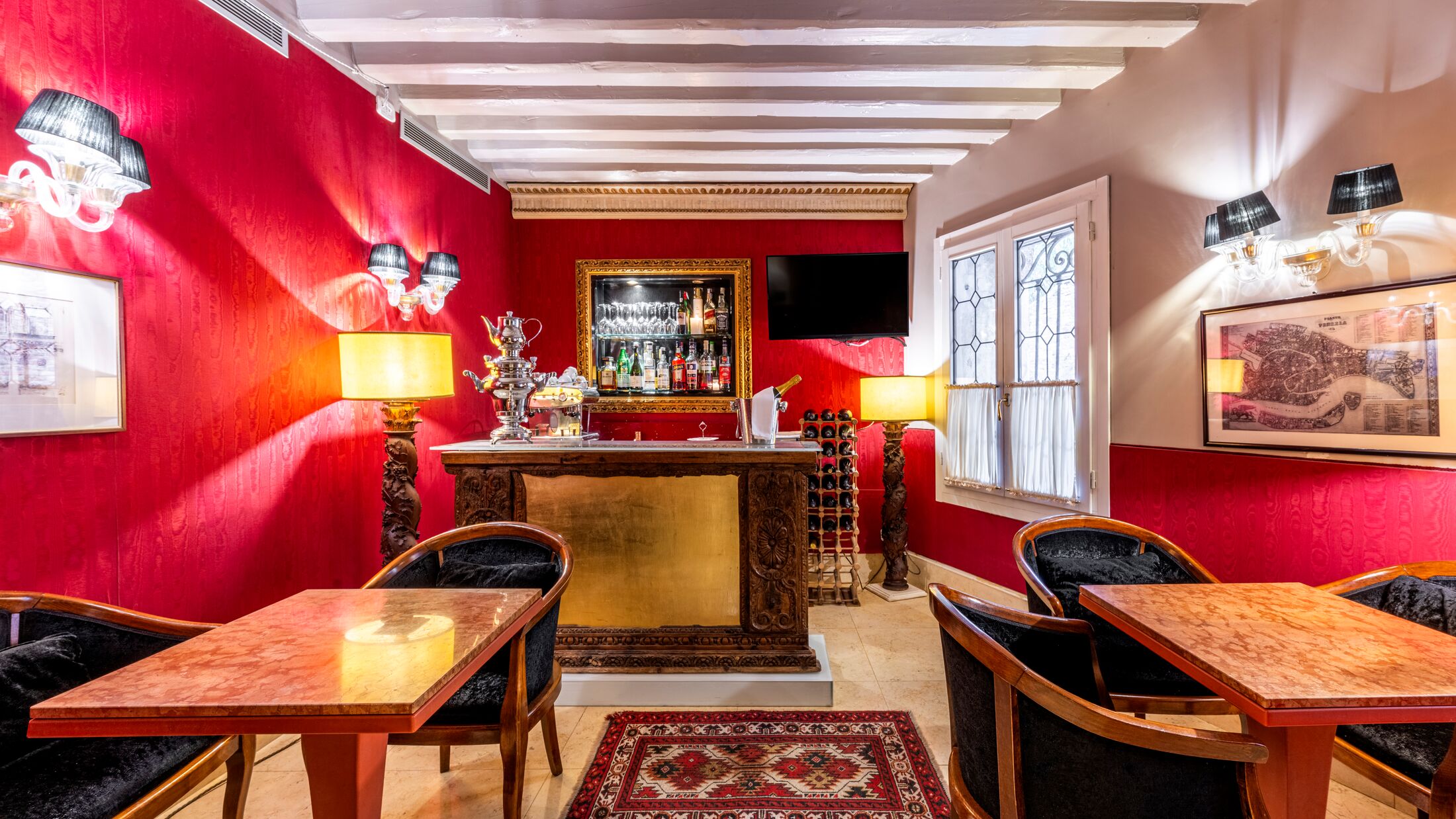Lounge Bar