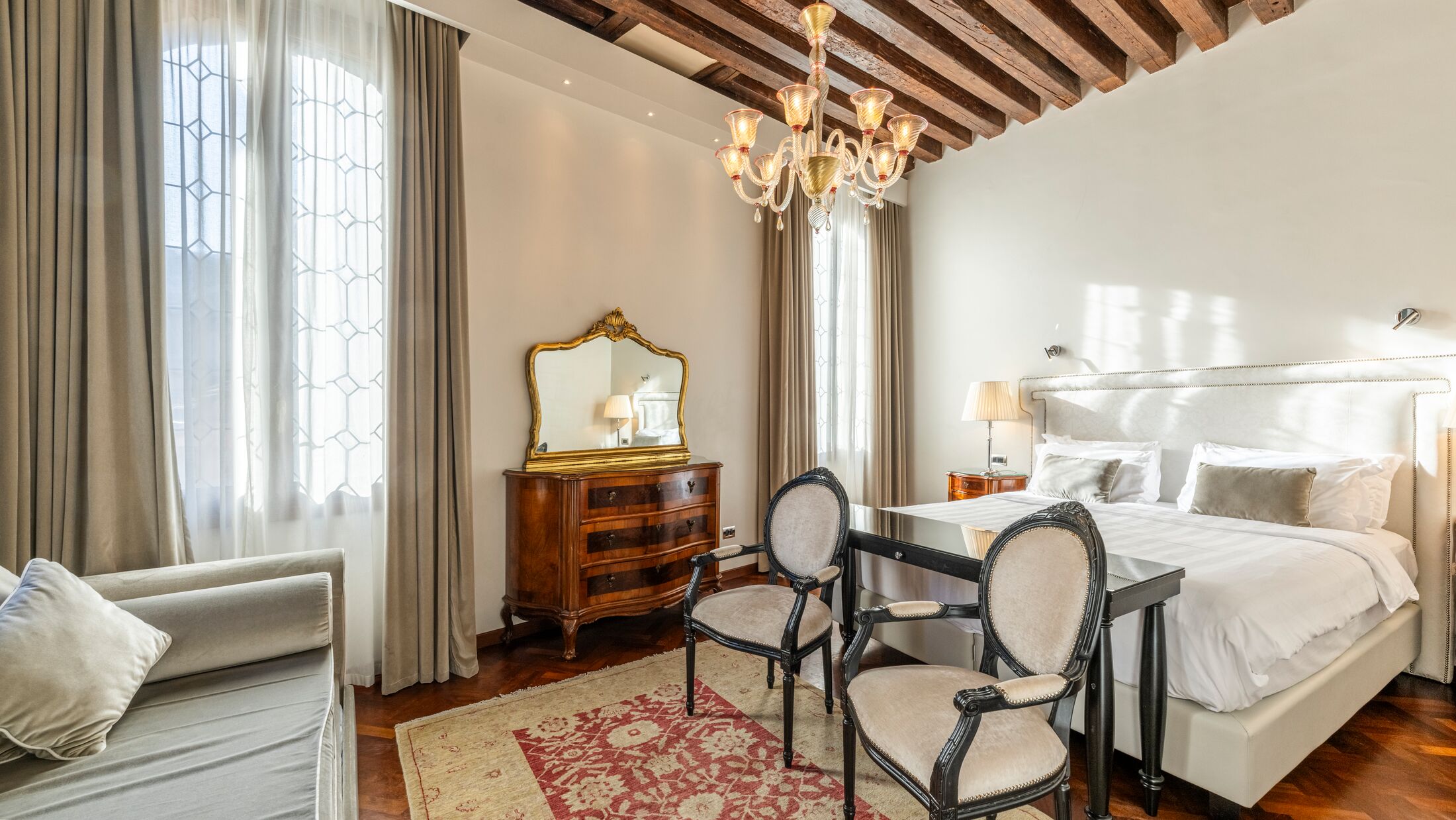 Junior Suite with Canal View