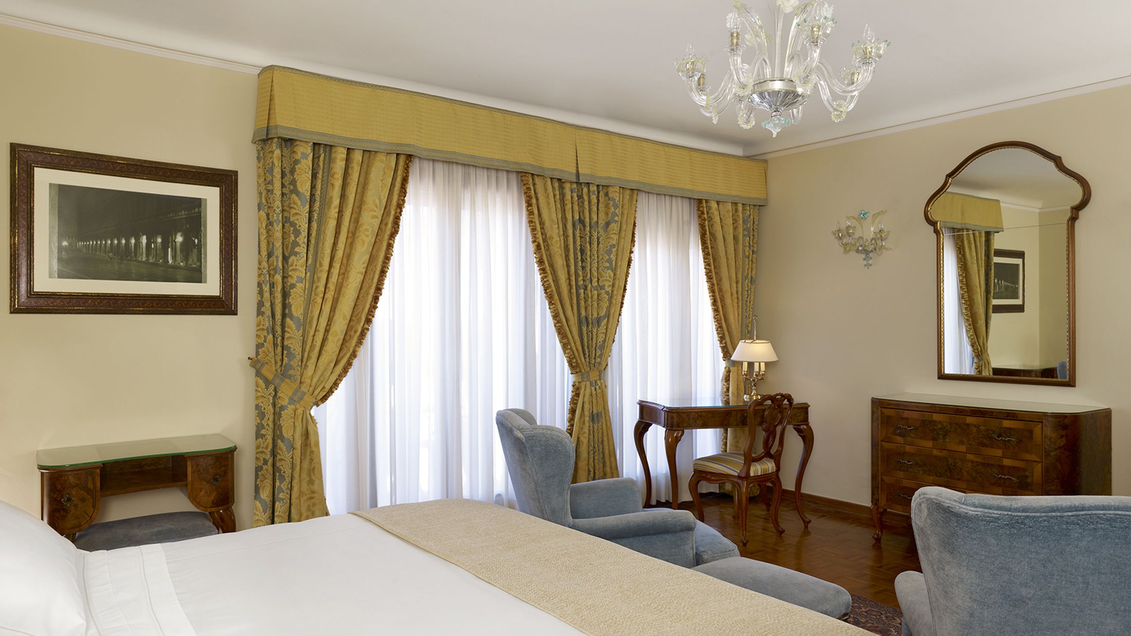 VCE.A.2012.114901.036-Hybris