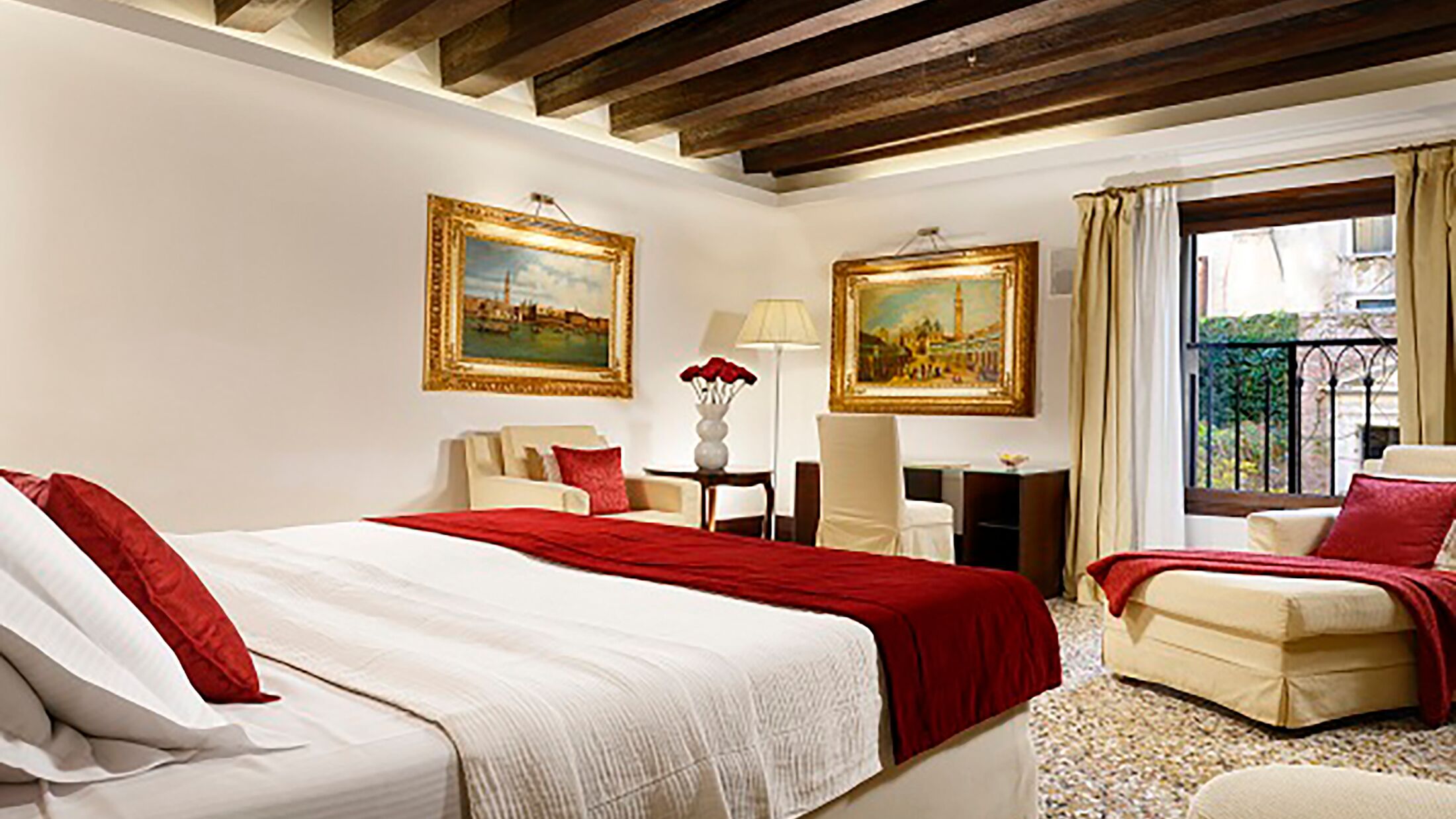 Palazzo-Giovanelli-2023-Junior-Suite-Garden-View-002-121919-Hybris