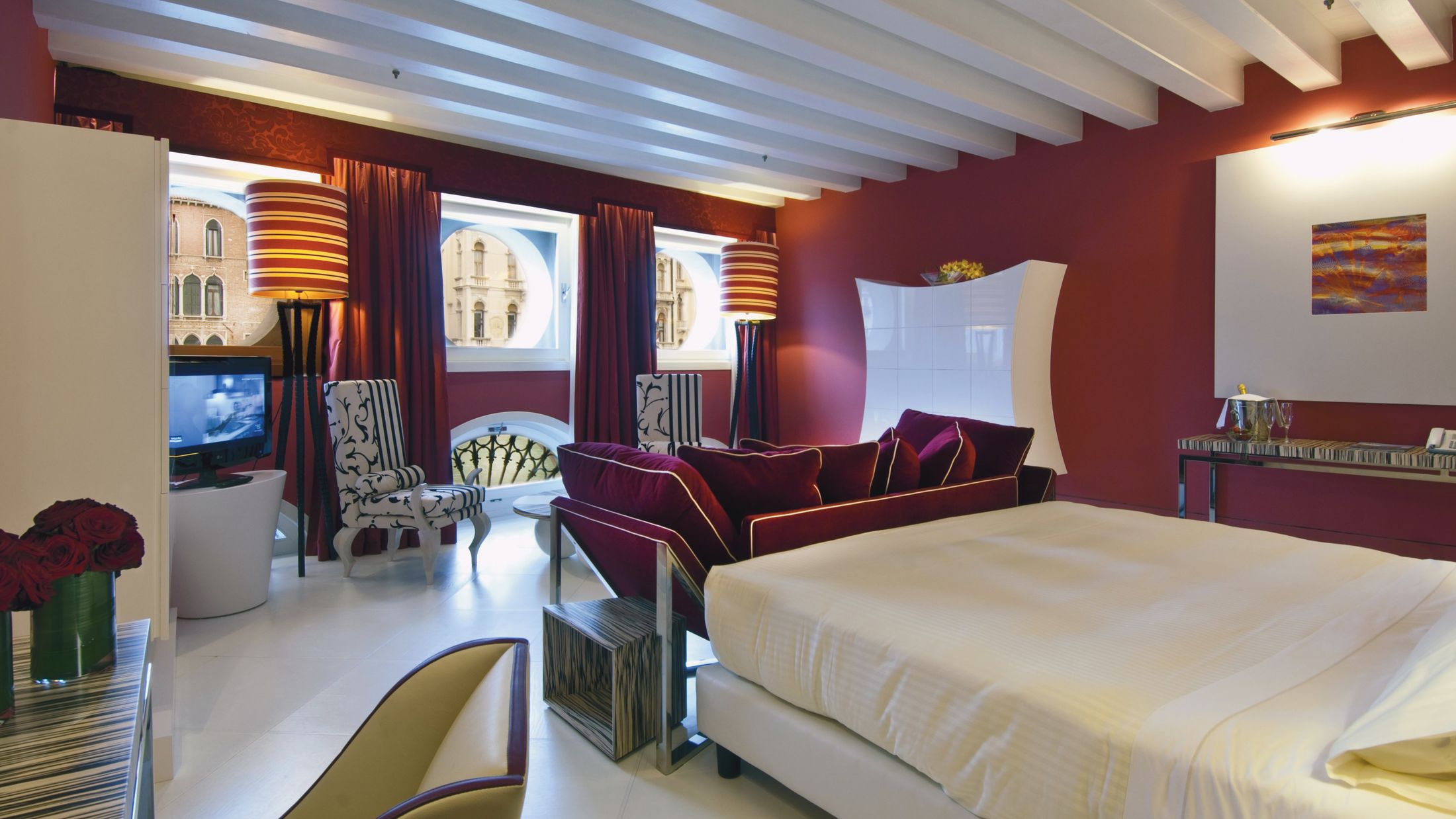 VCE.A.2011.119127.006-Hybris