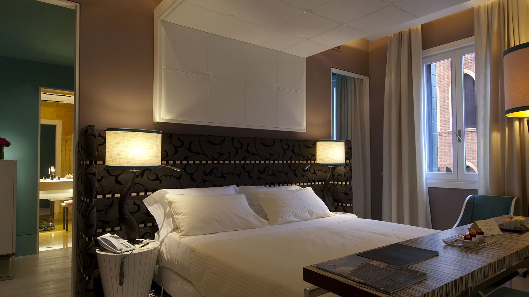 Sina-Centurion-Palace-2022-Deluxe-Room-002-119127-Hybris