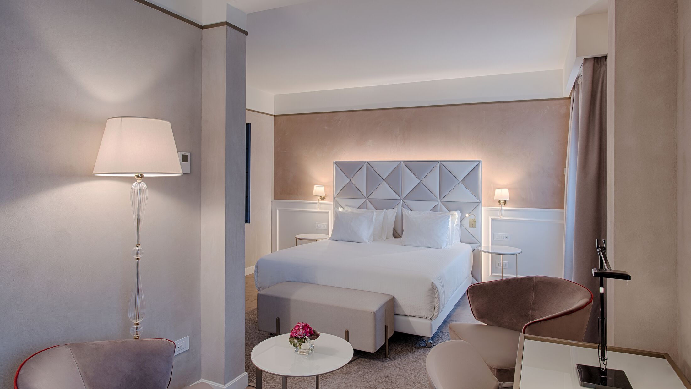 Palazzo-Verona-2022-Premium-Room-002-121834-Hybris