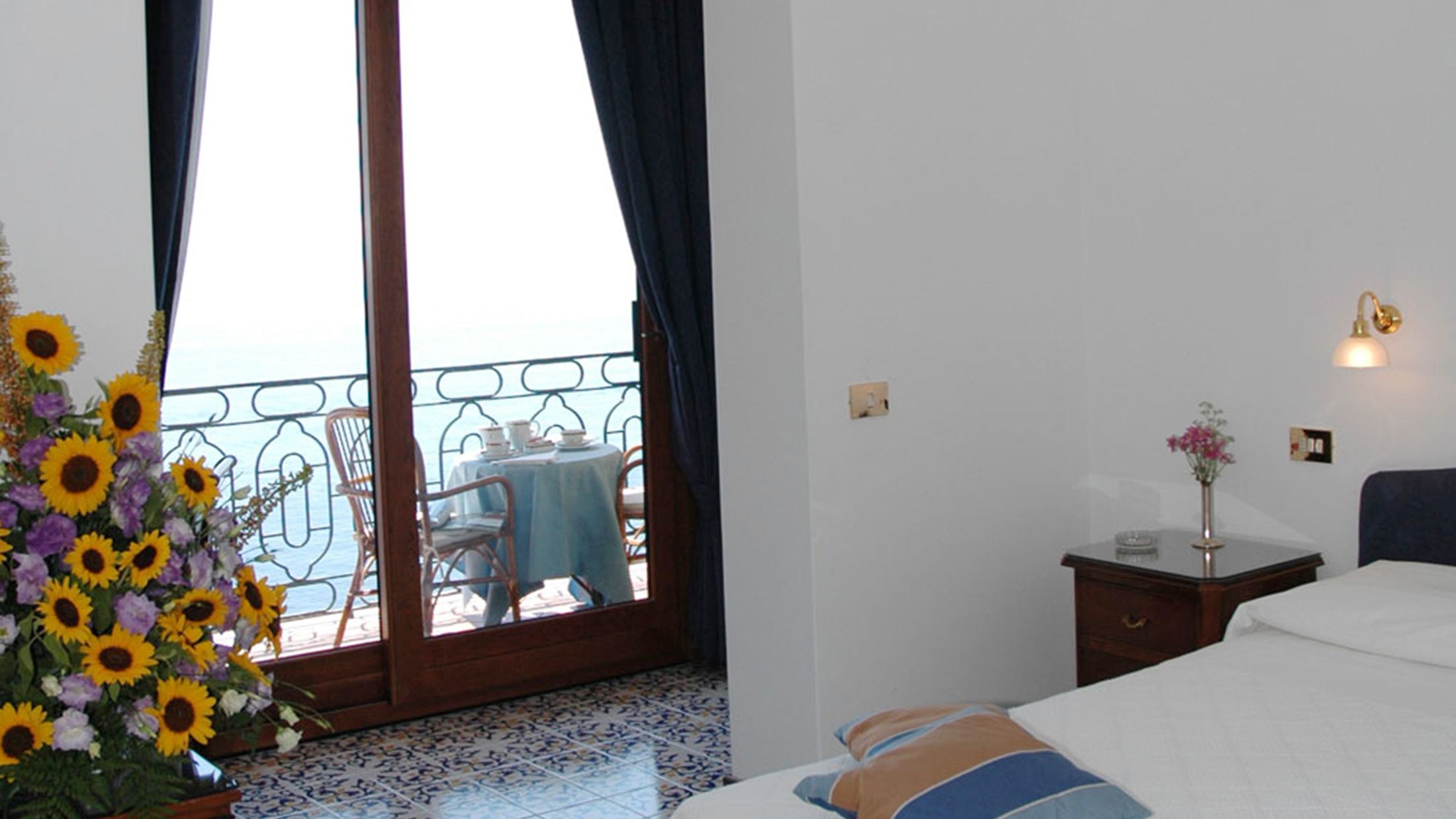 NAP.A.2008.115076.027.jpg-Hybris