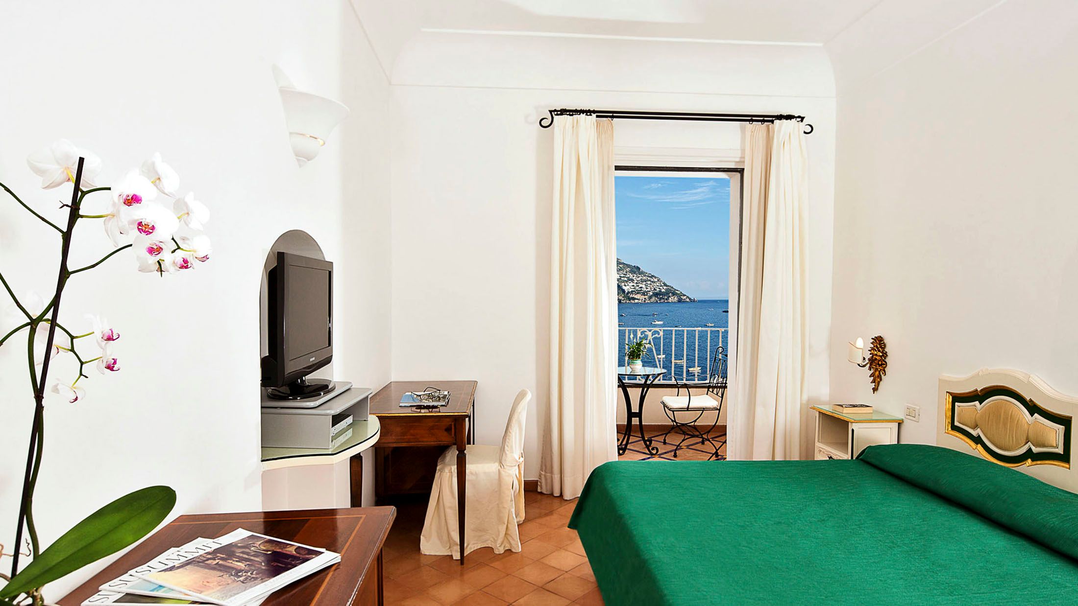 NAP.A.2014.115080.016.jpg-Hybris