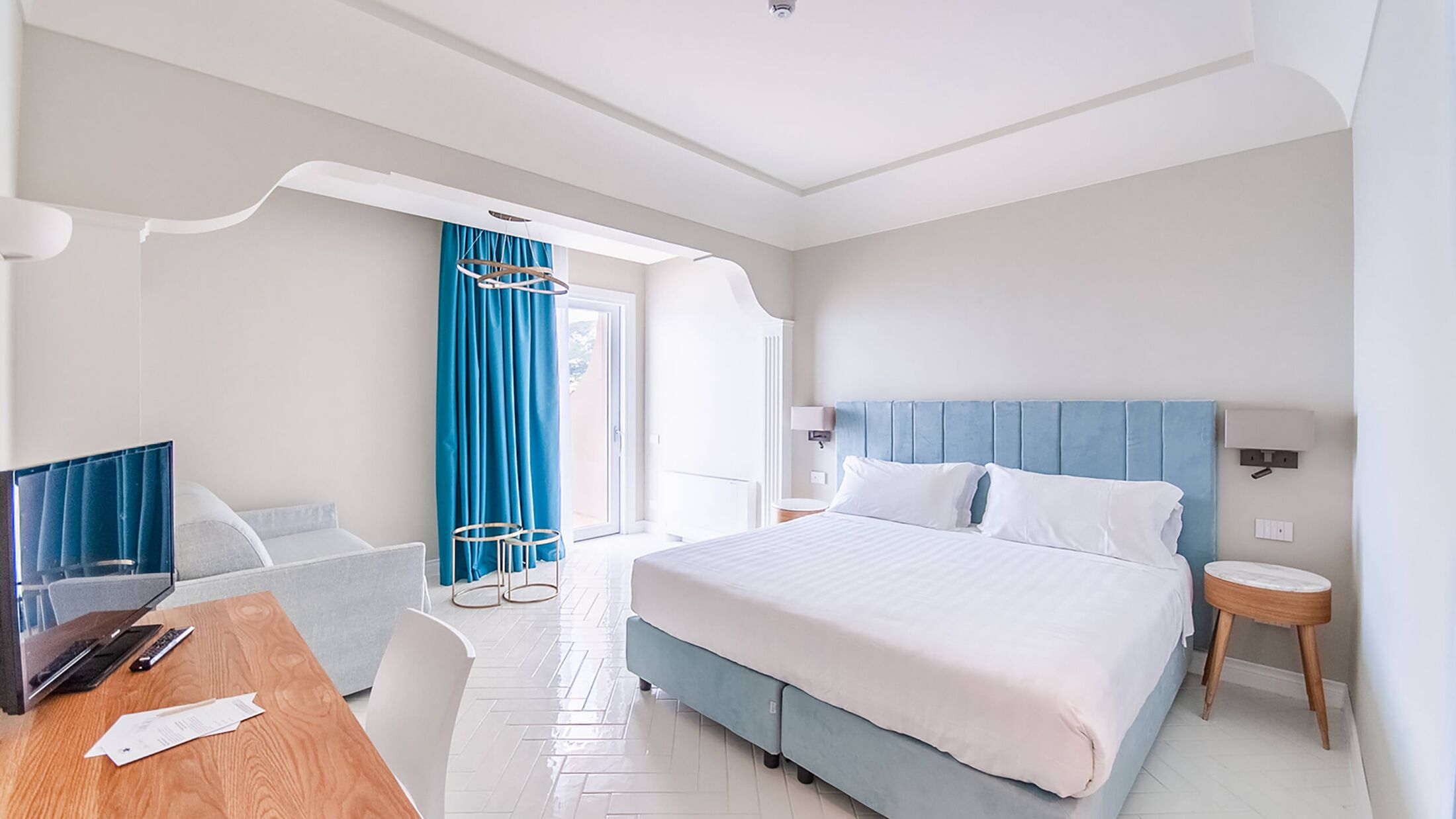 Due-Torri-2022-Deluxe-Room-001-121076-Hybris