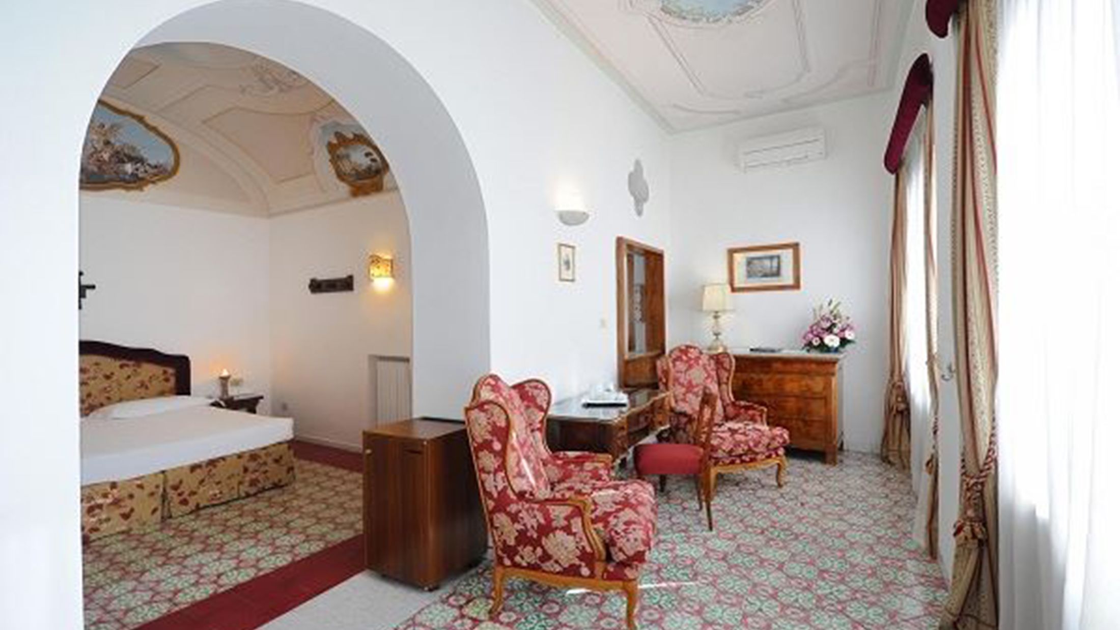 115074-Junior-Suite-001-Hybris