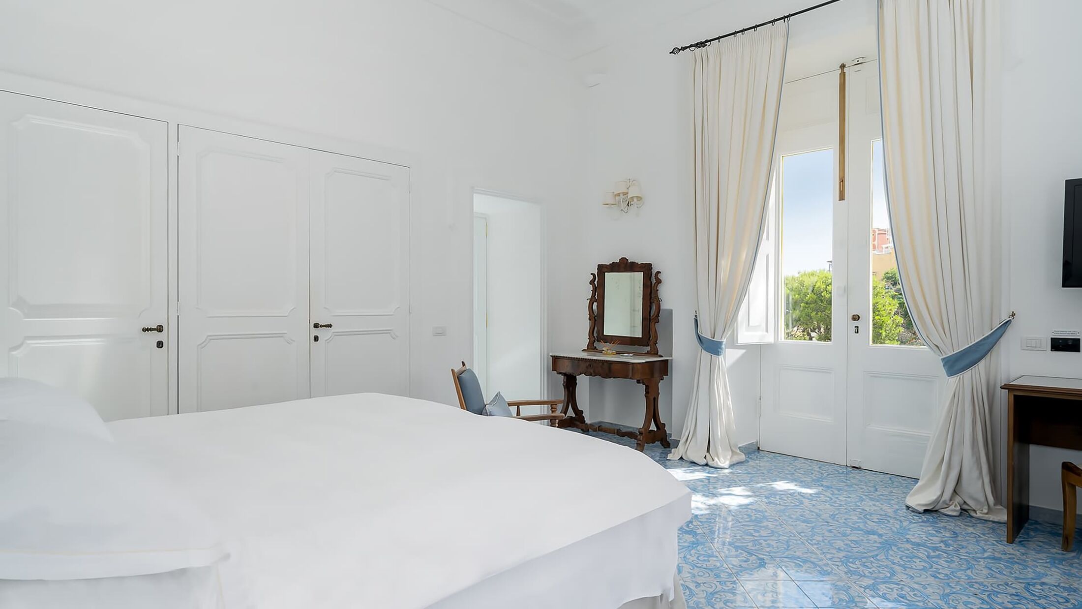 Palazzo-Murat-2022-Deluxe-Room-001-121835-Hybris