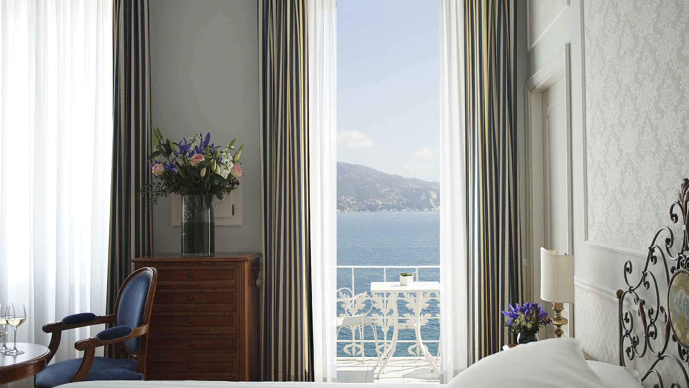 120726-Double-Room-001-Hybris