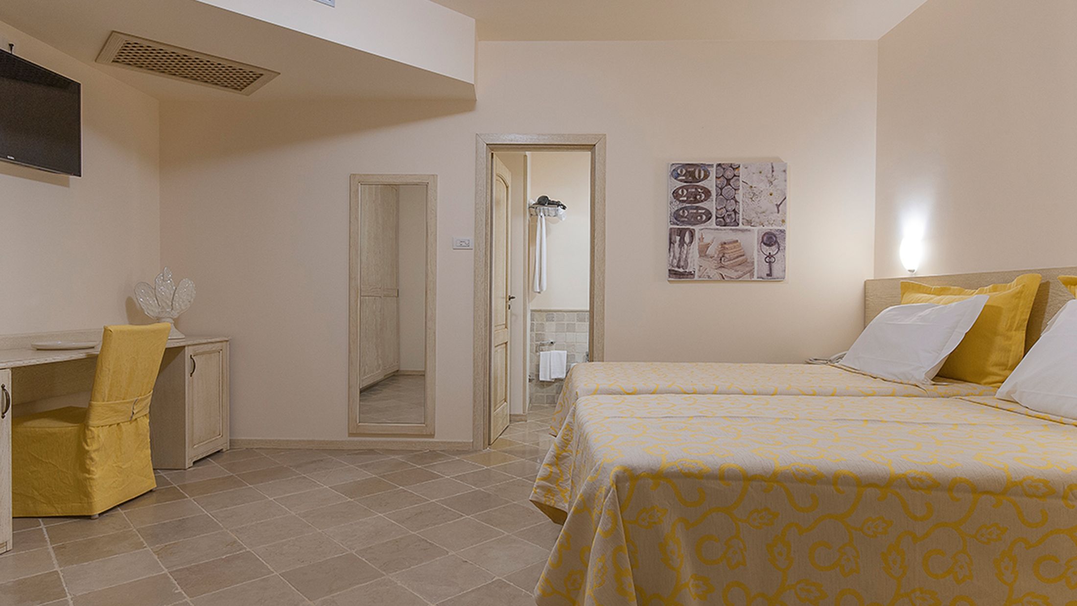 121355-Twin-Room-003-Hybris