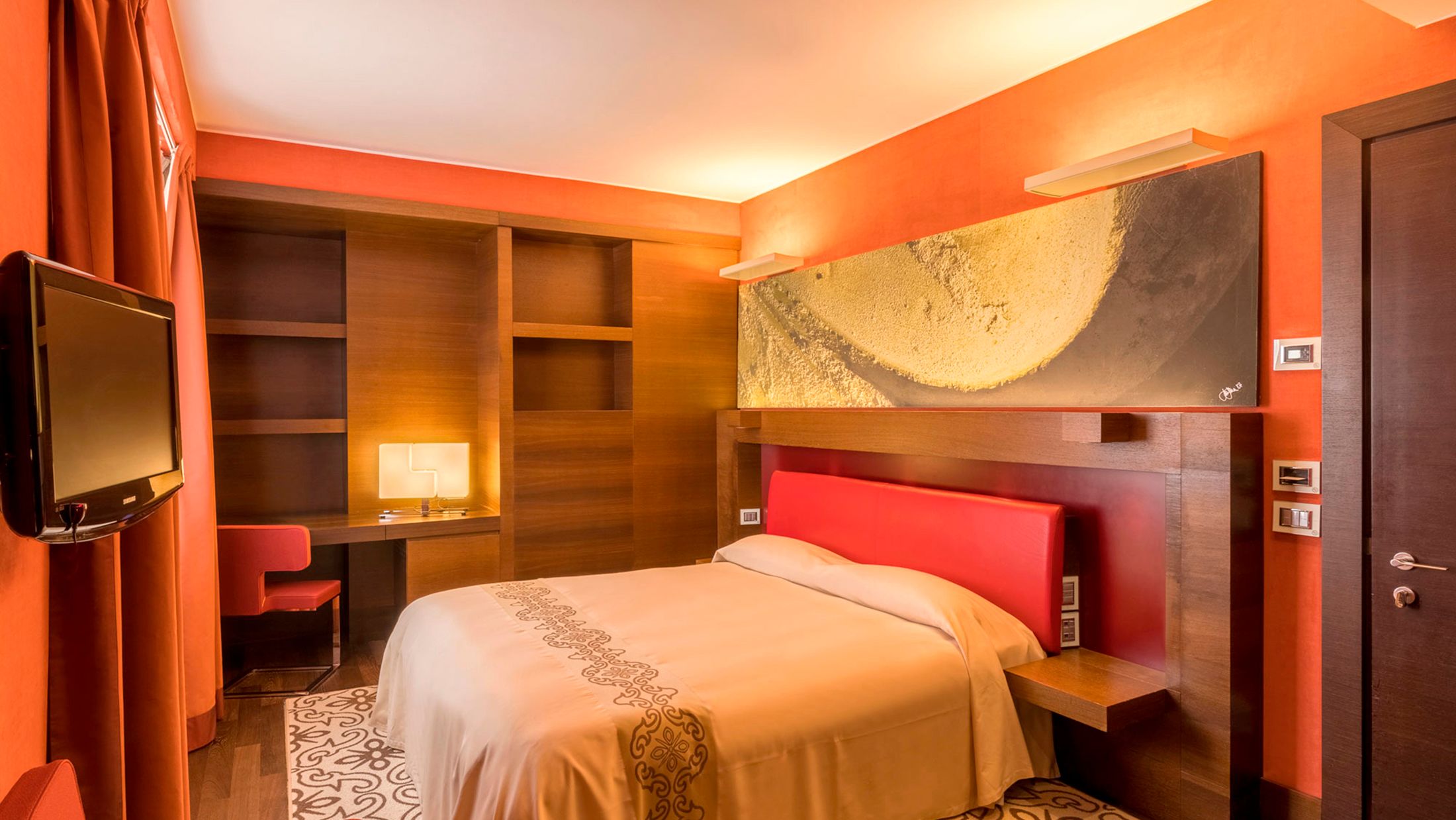 118977-Deluxe-003-Hybris