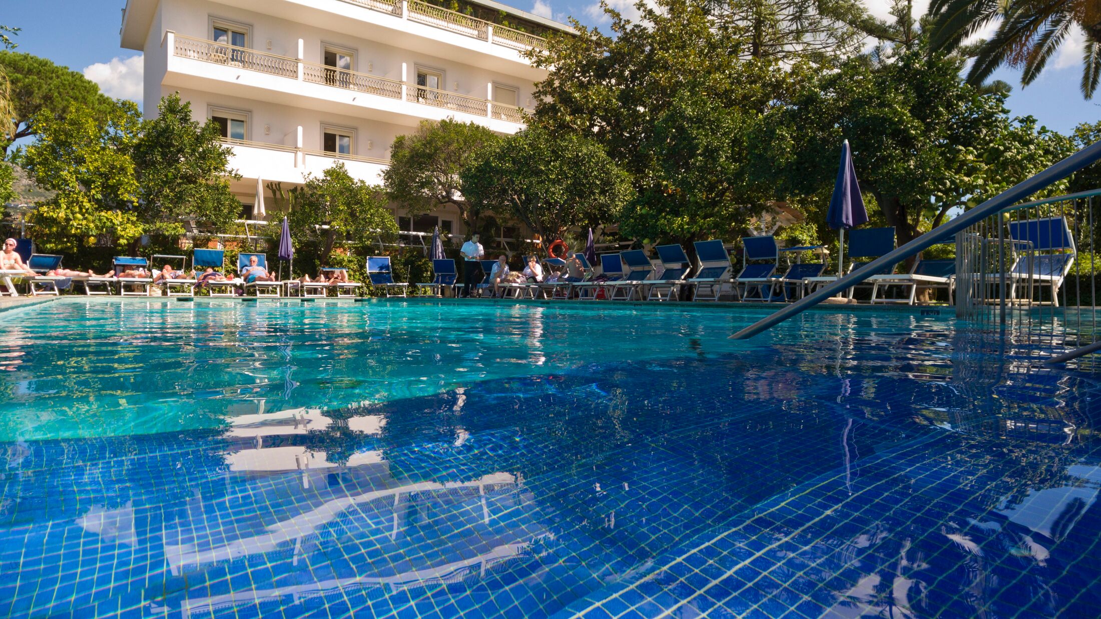 Alpha-2021-Swimming-Pool-002-114959-Hybris