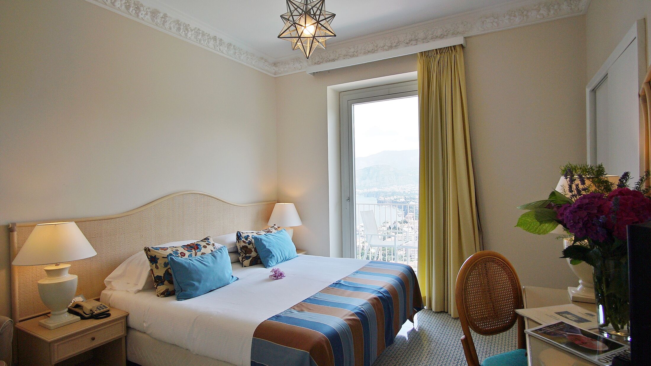 Aminta-Sorrento-2024-Superior-Room-Sunrise-Sea-View-003-121976-Hybris