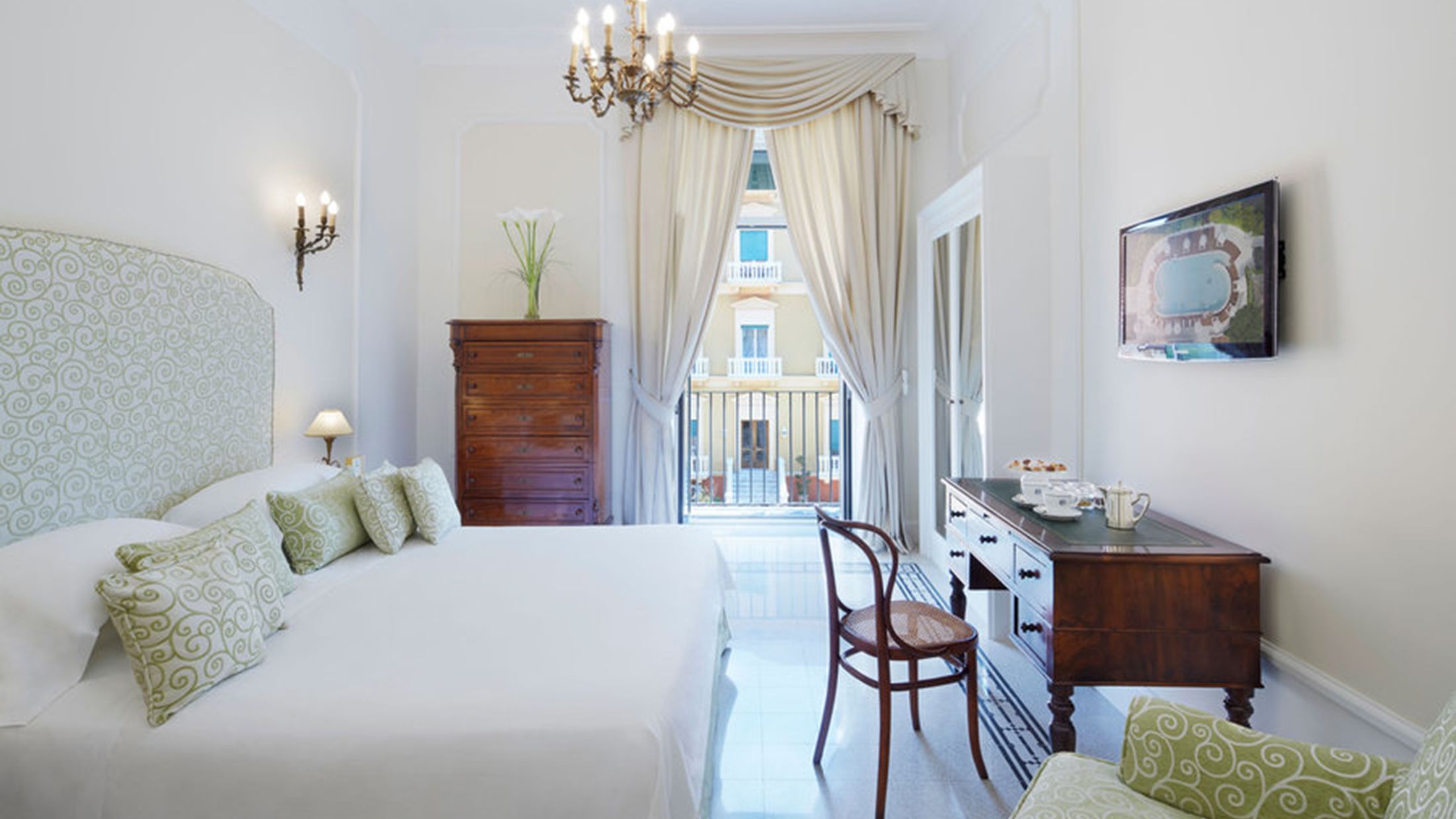 105095-Double-Garden-View-Room-001-Hybris