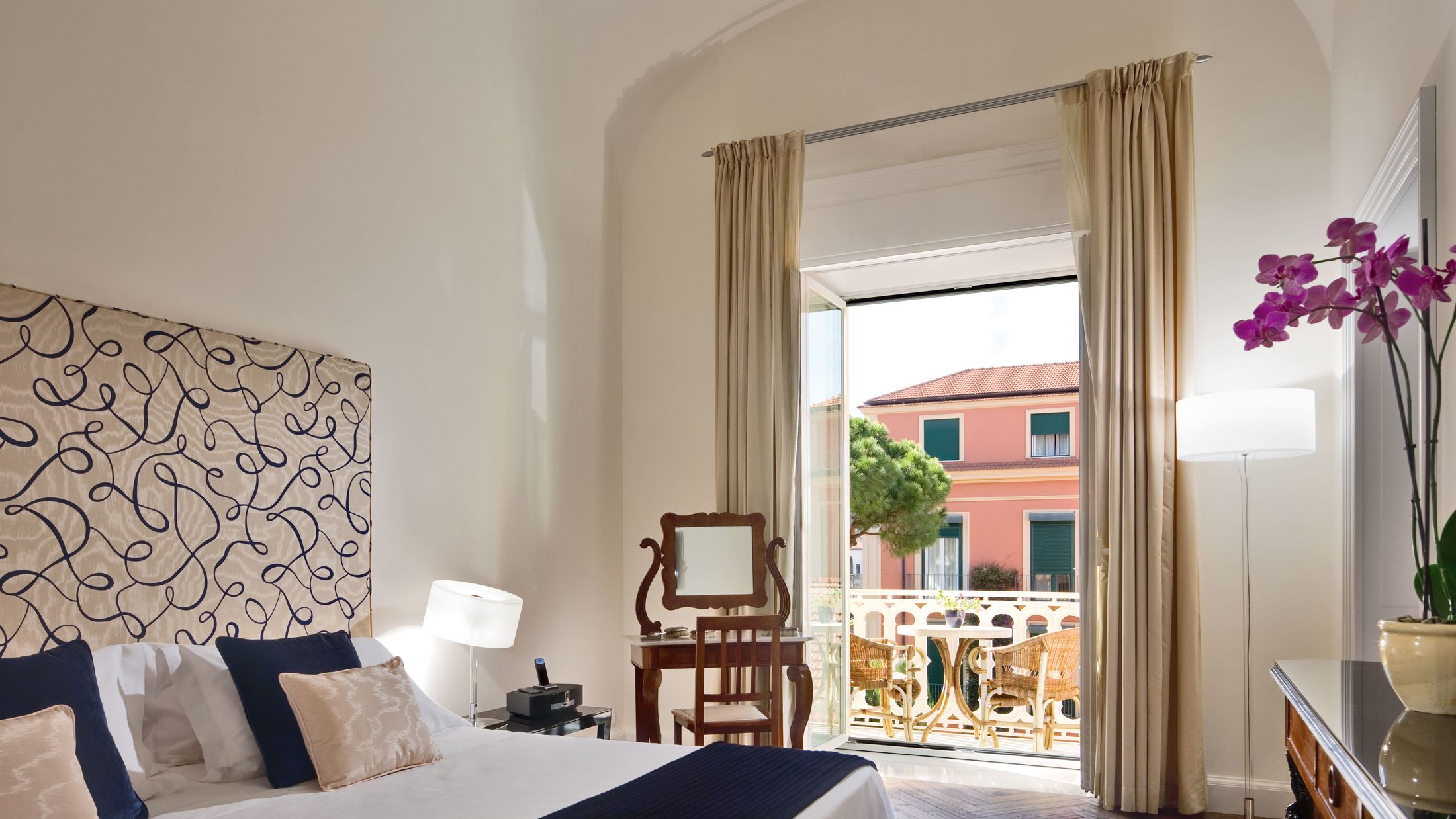 105095-Junior-Suite-Superior-1-Hybris