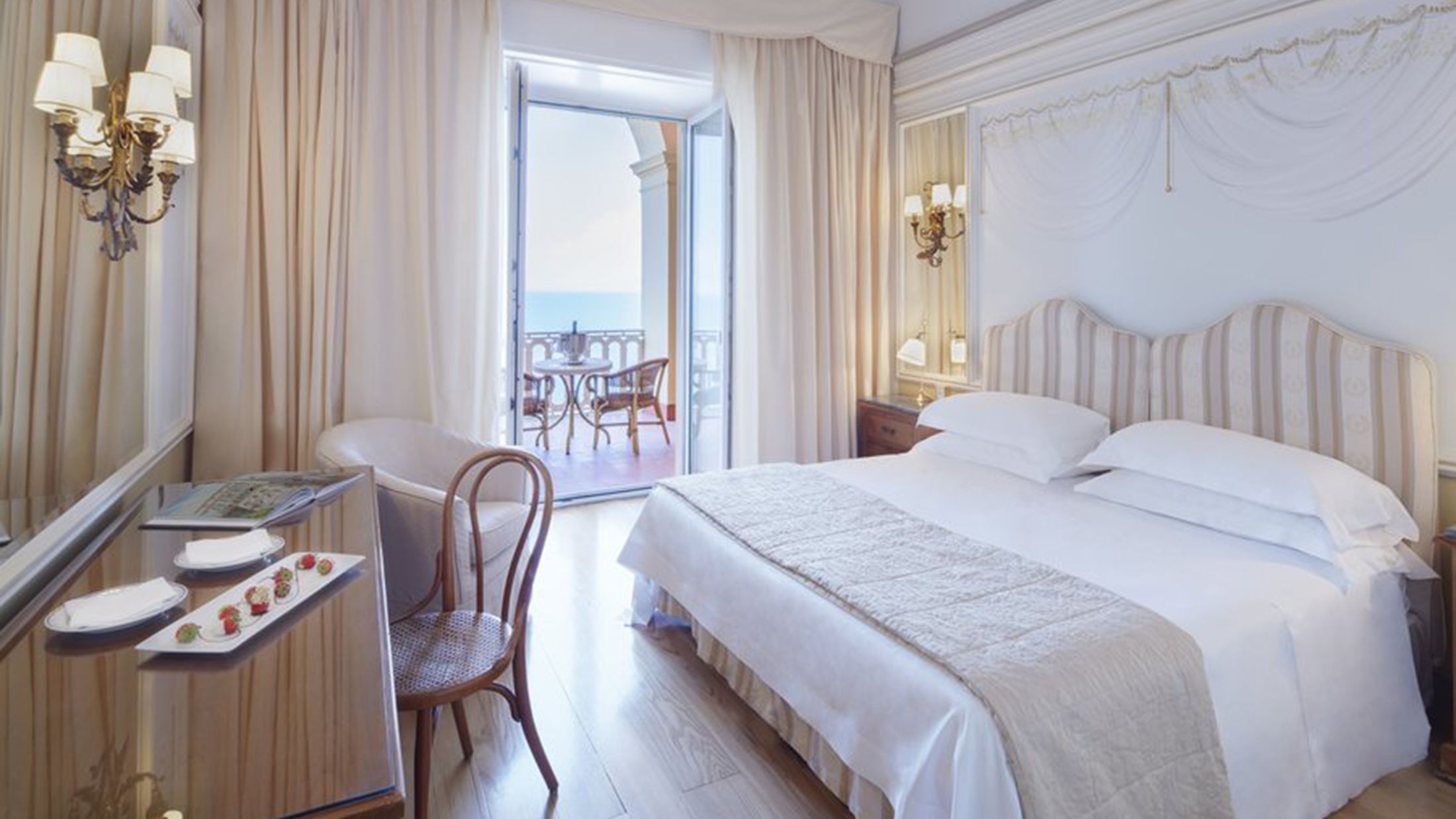 105095-Superior-Side-Sea-View-Room-001-Hybris