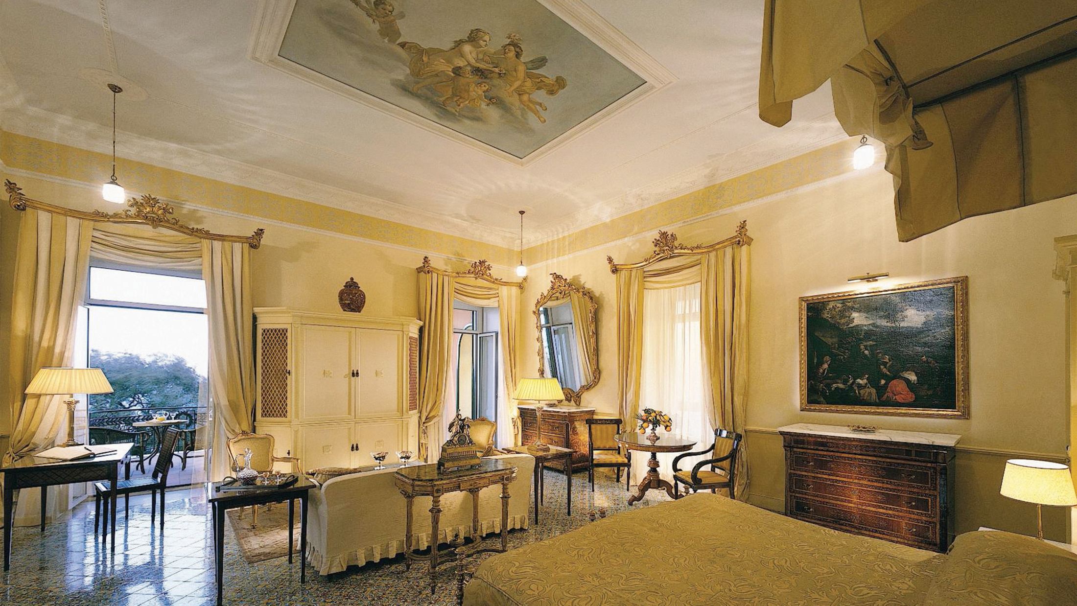 NAP.S.2007.105095.047.jpg-Hybris