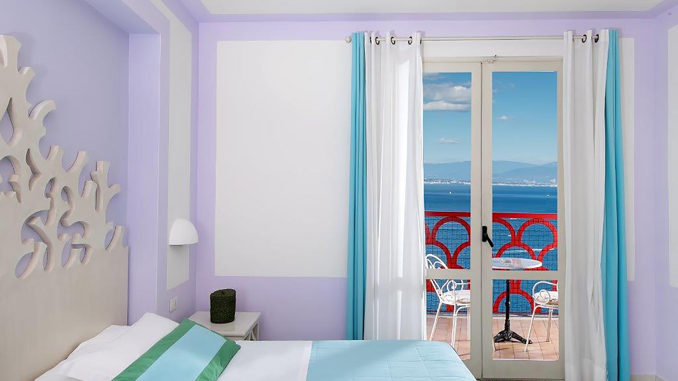 Minerva-Sorrento-2022-Sea-View-Room-Balcony-001-121837-Hybris