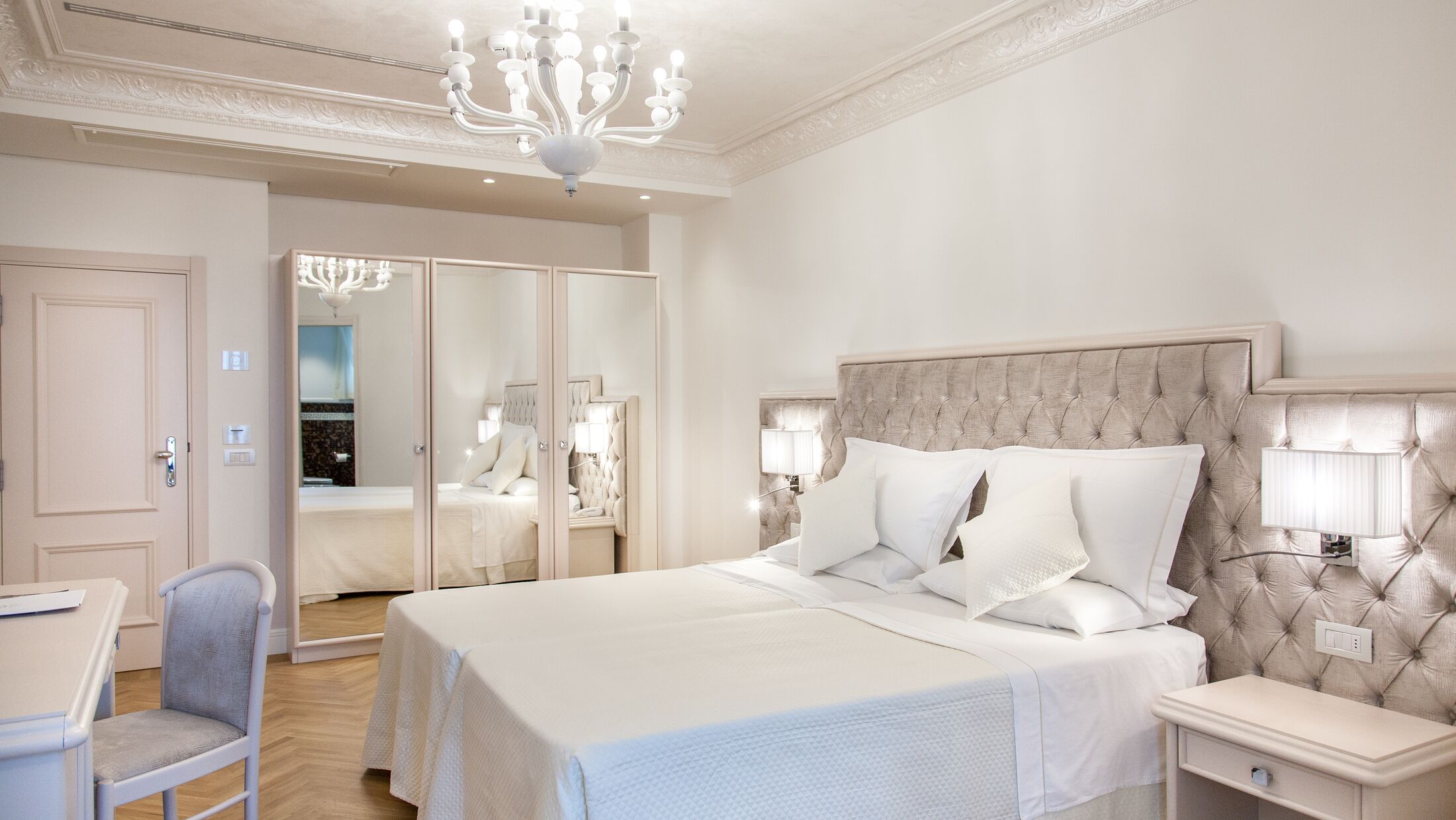 Aurelia-2024-Executive-Room-001-121988-Hybris