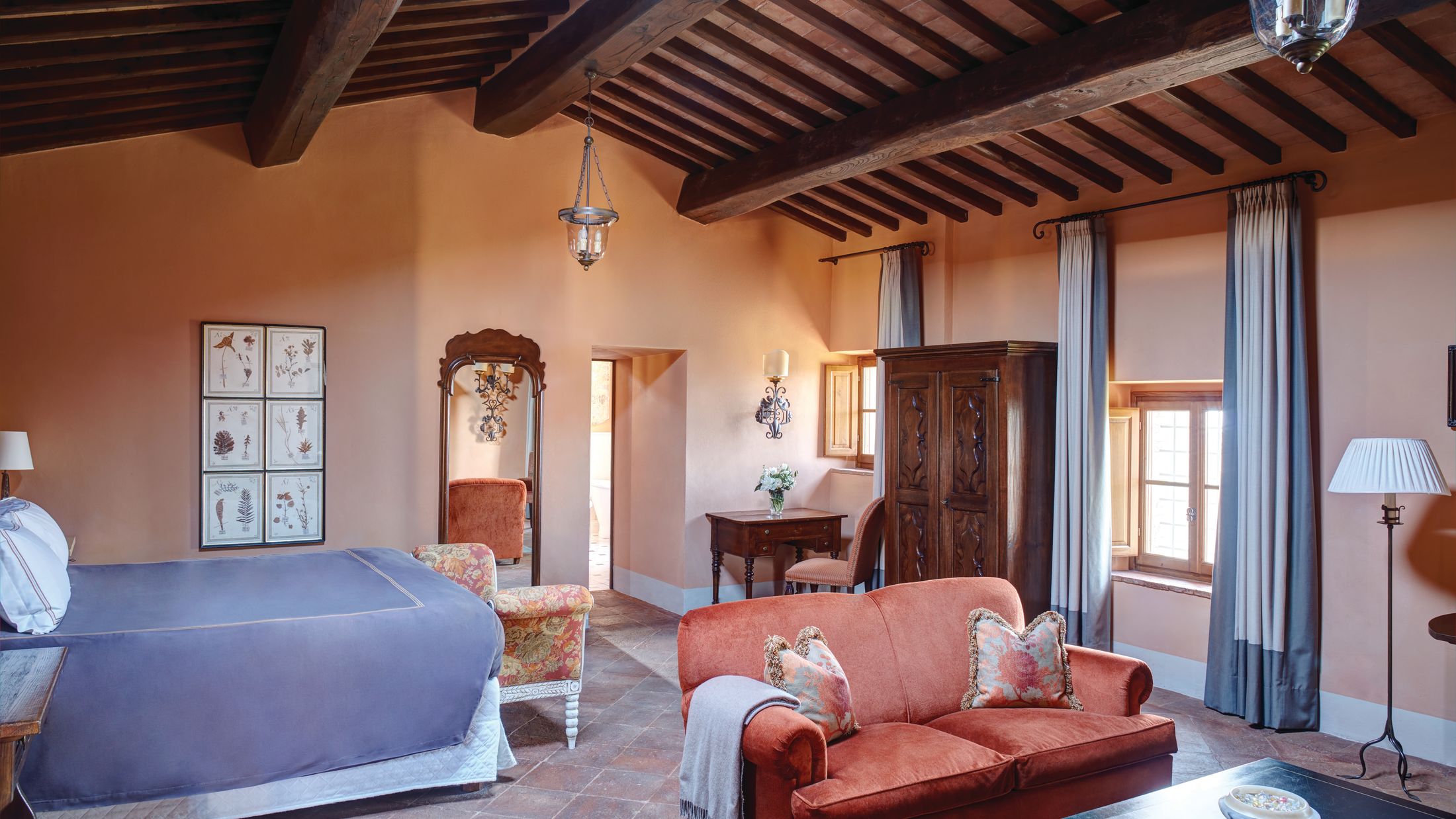 121356-Junior-Suite-002-Hybris