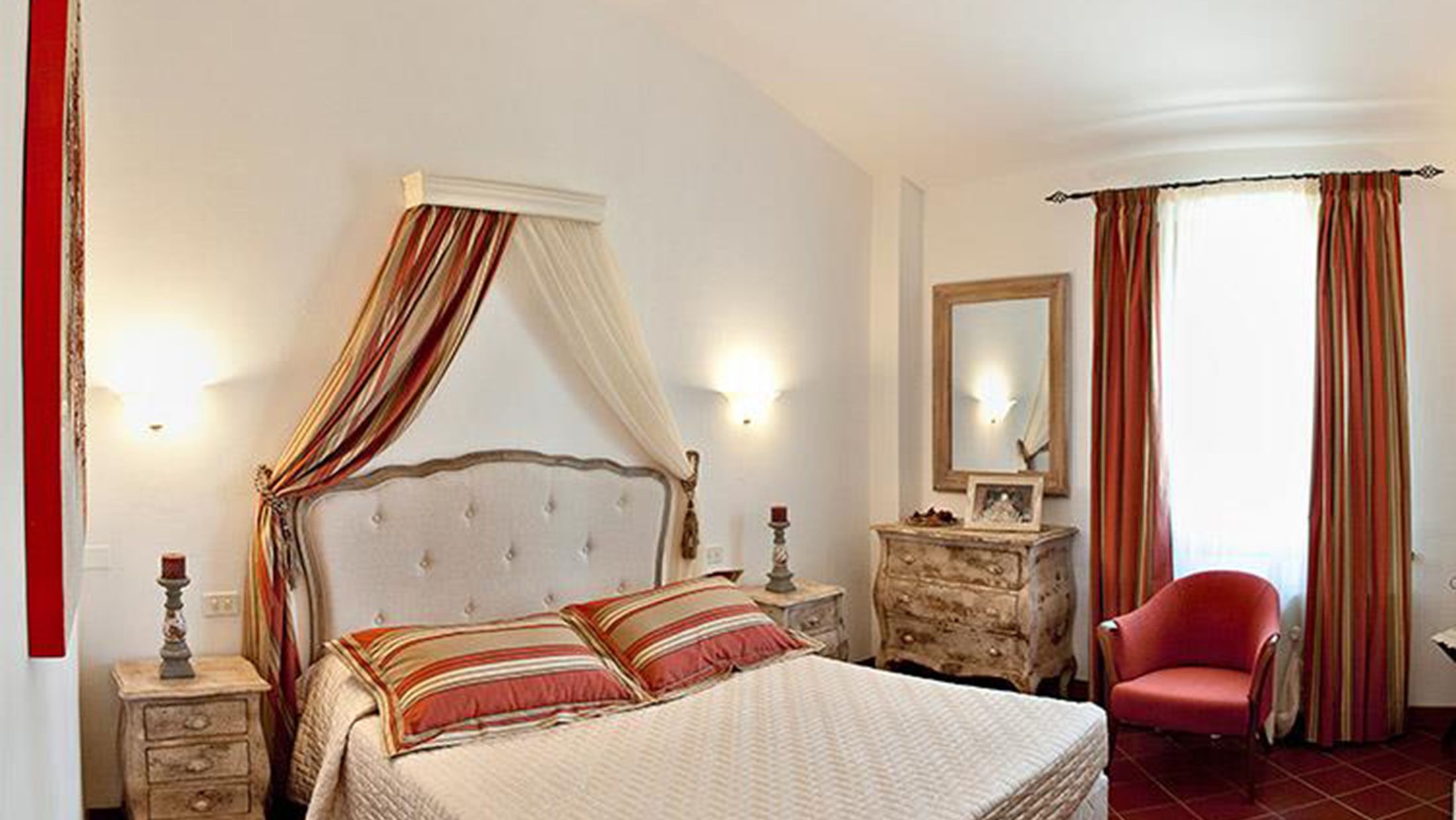 118727-Classic-Room-001-Hybris