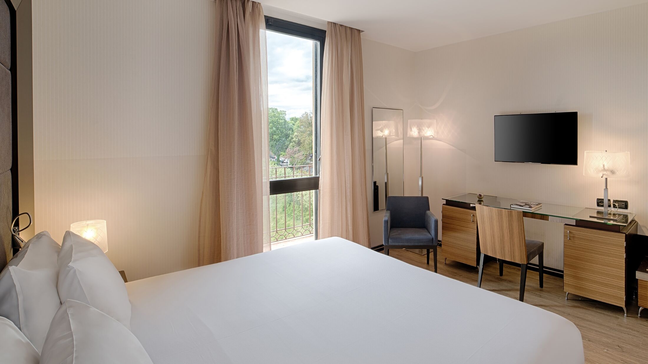 NH-Siena-2024-Standard-Room-001-300341-Hybris