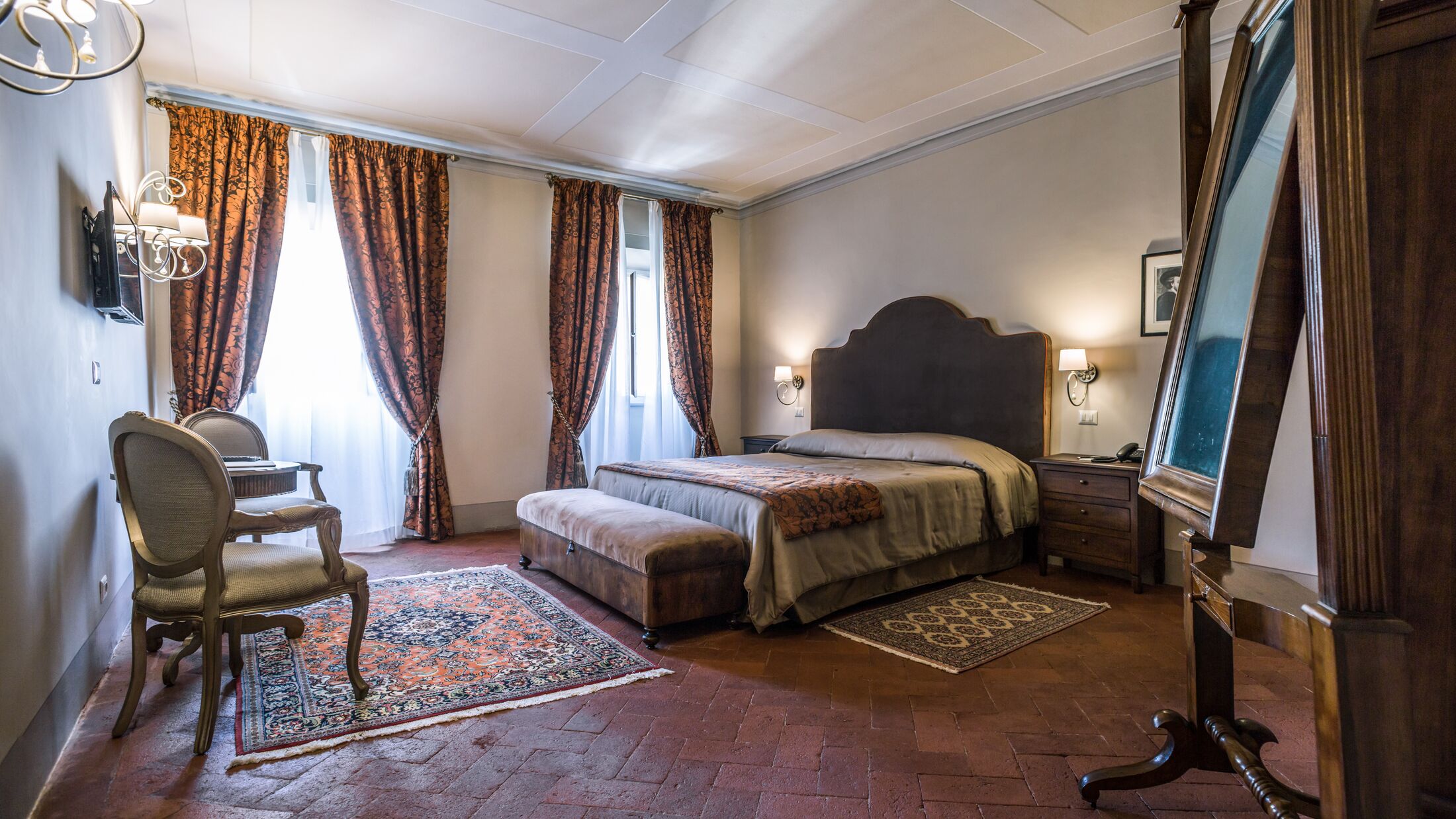 Palazzo-Leopoldo-2022-Deluxe-Room-002-121838-Hybris