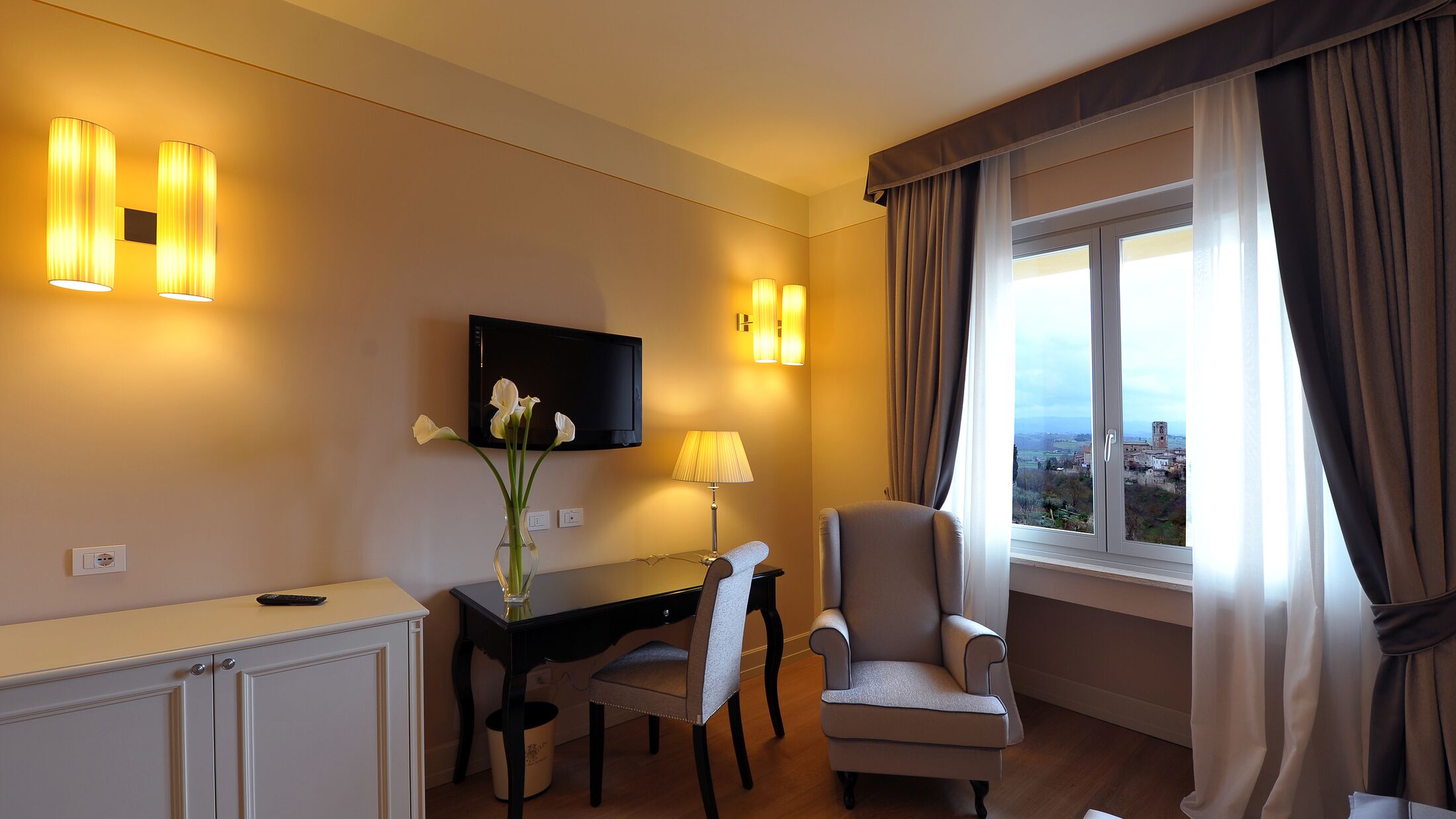 Palazzo-San-Lorenzo-2022-Deluxe-Room-001-121840-Hybris