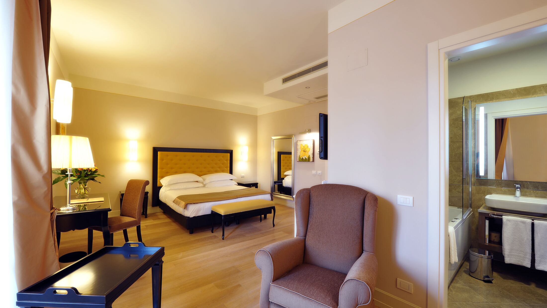 Palazzo-San-Lorenzo-2022-Junior-Suite-001-121840-Hybris