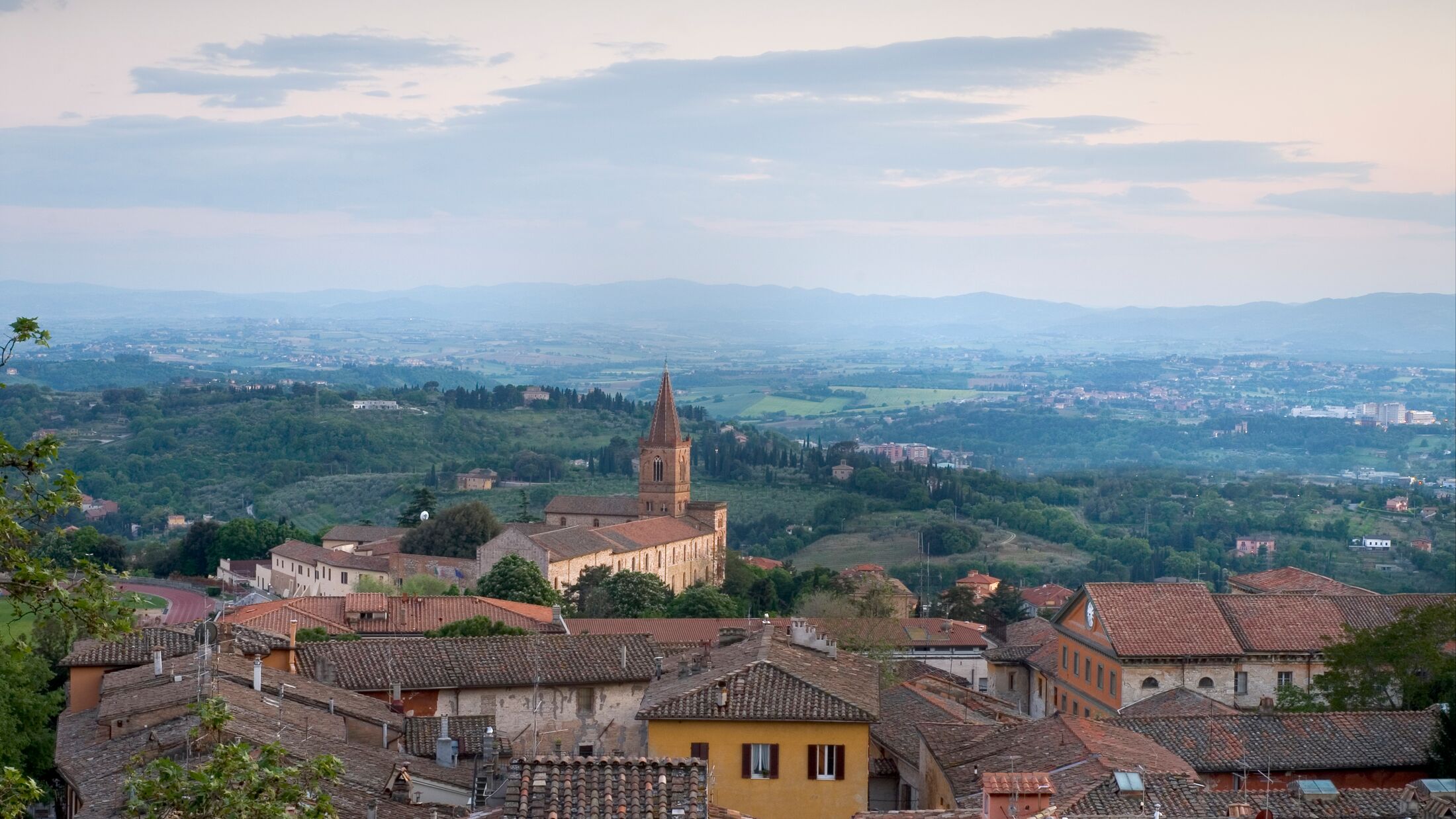 Sina-Brufani-2022-Countryside-View-001-119102-Hybris