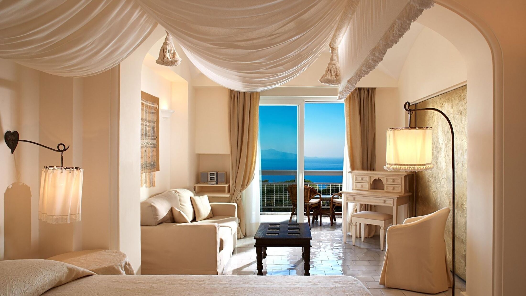 Capri-Palace-Jumeirah-2024-Bedroom-001-300341-Hybris