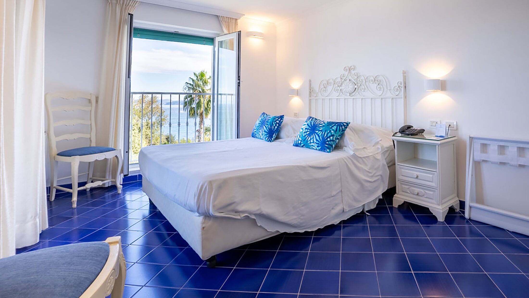 Continental-Mare-2025-Junior-Suite-Sea-View-003-117418-Hybris