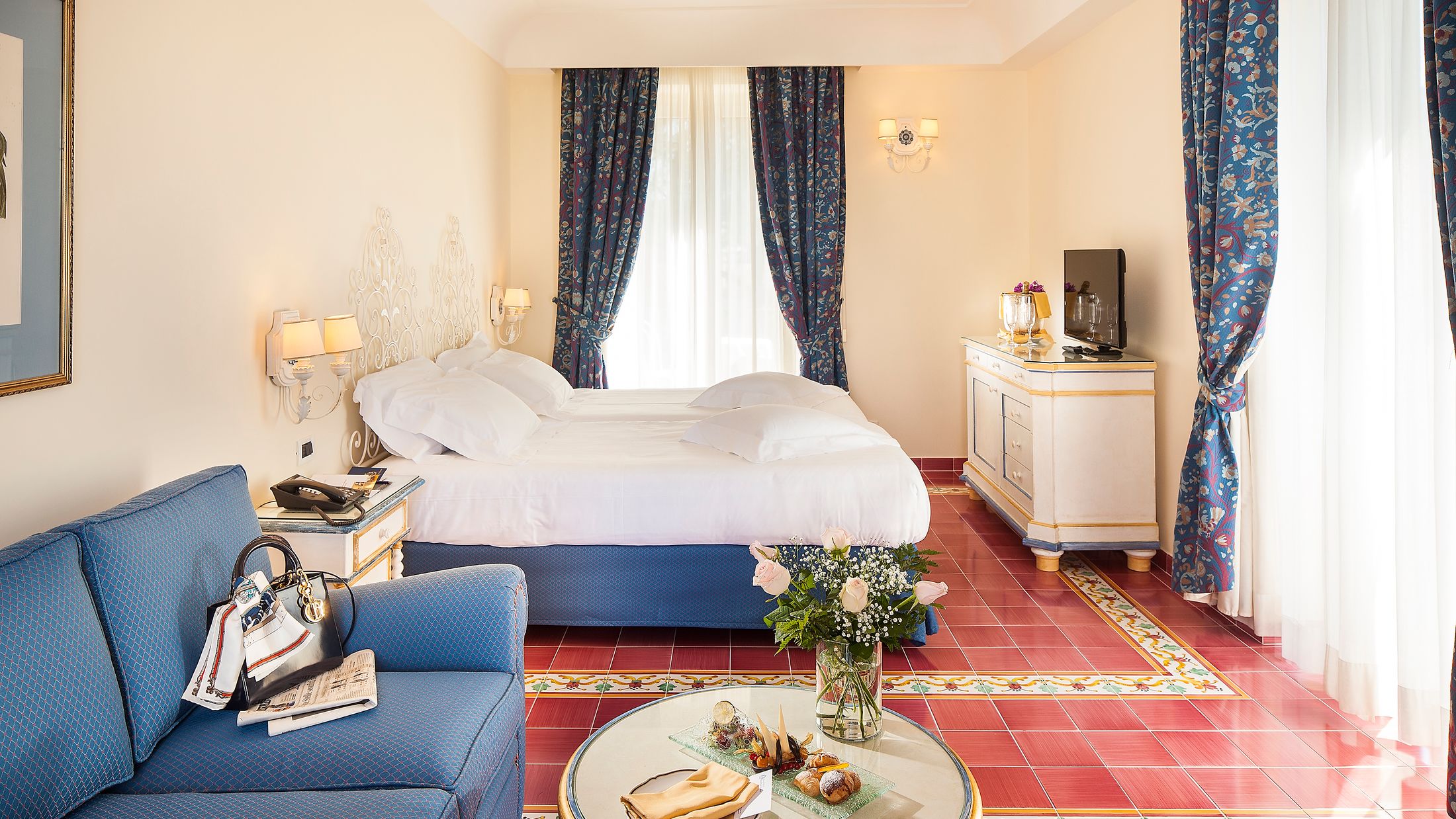 121349-Junior-Suite-001-Hybris