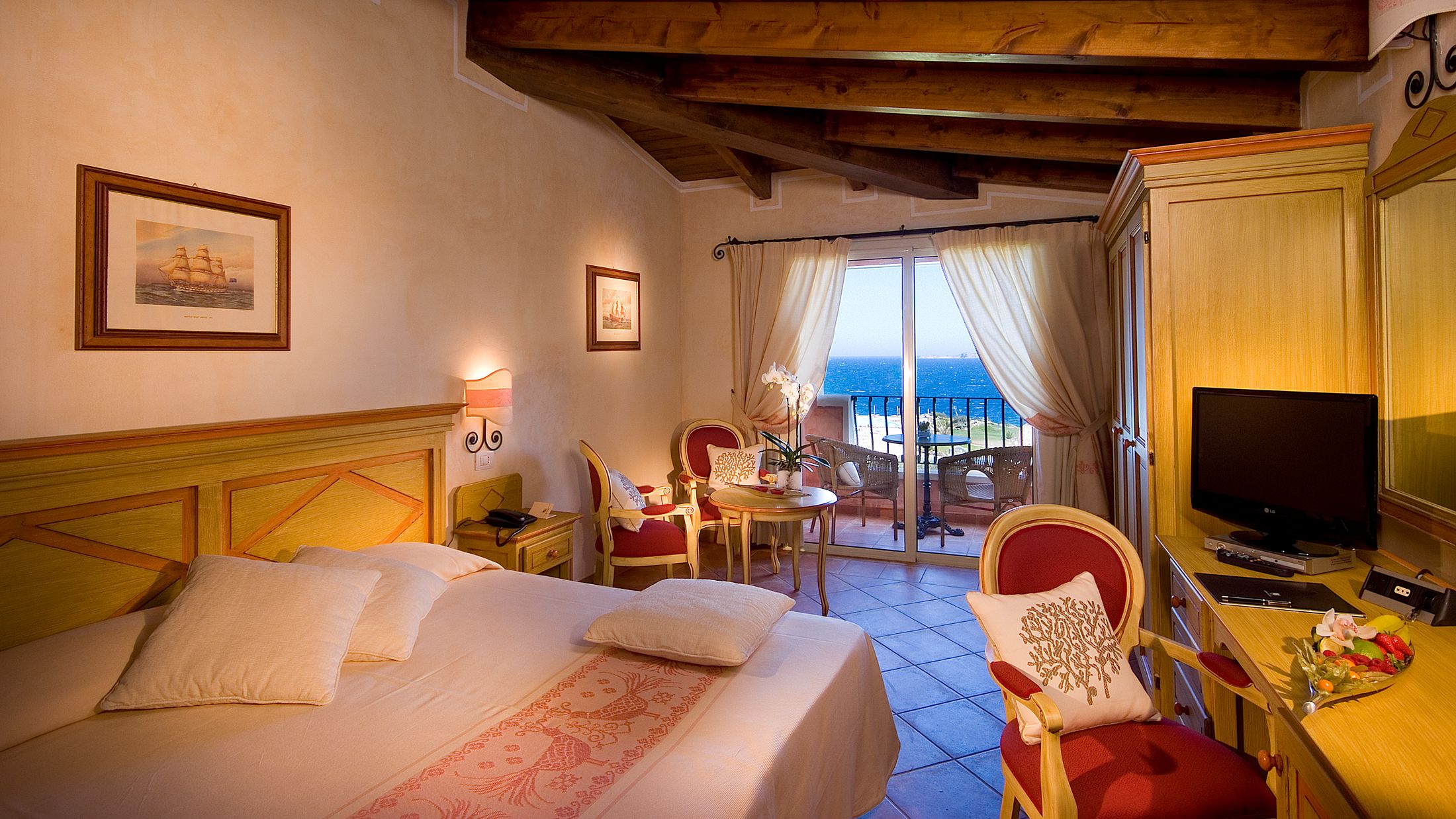 CAG.A.2013.119602.003.jpg-Hybris